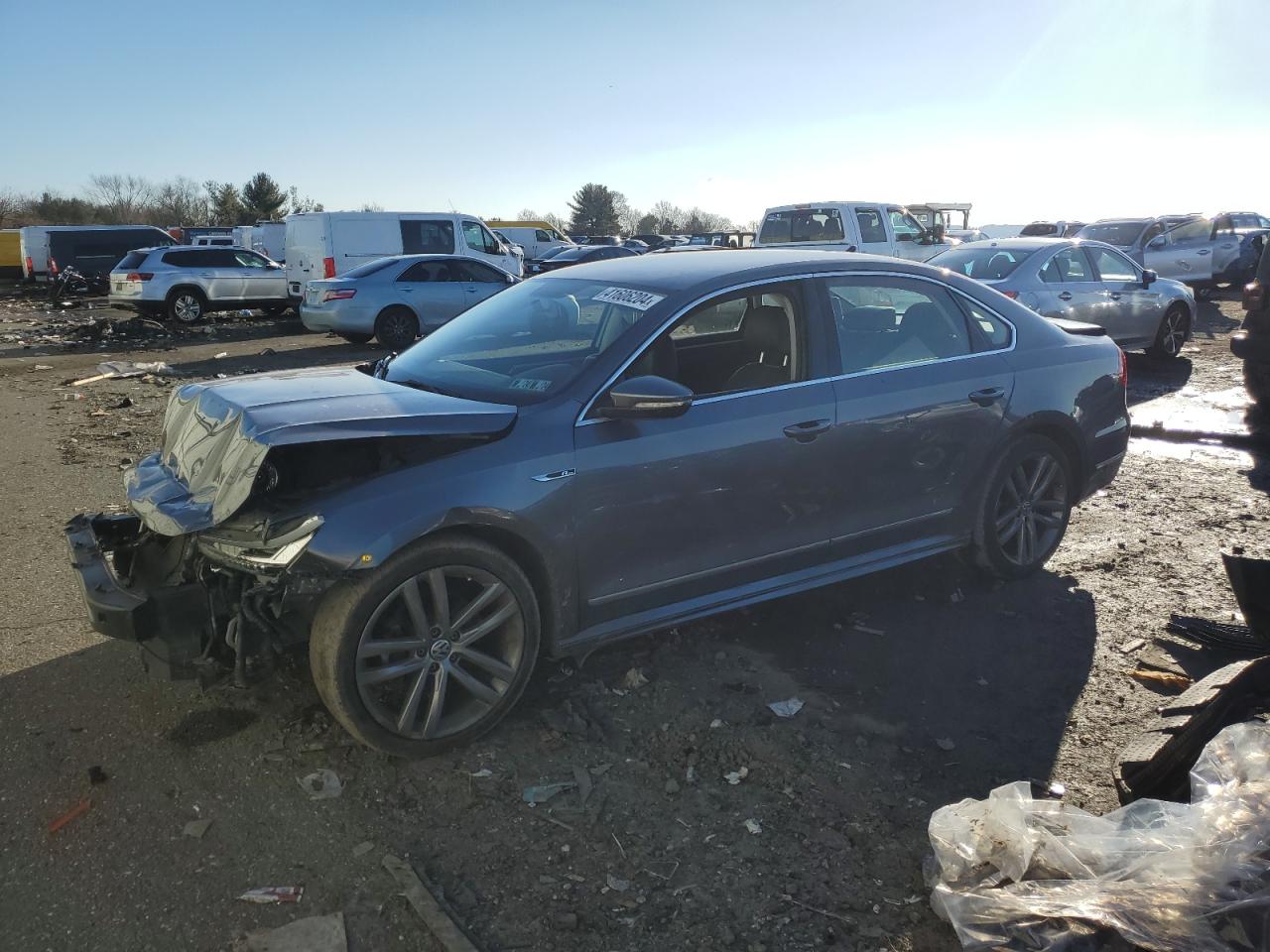 VOLKSWAGEN PASSAT 2017 1vwdt7a38hc075935