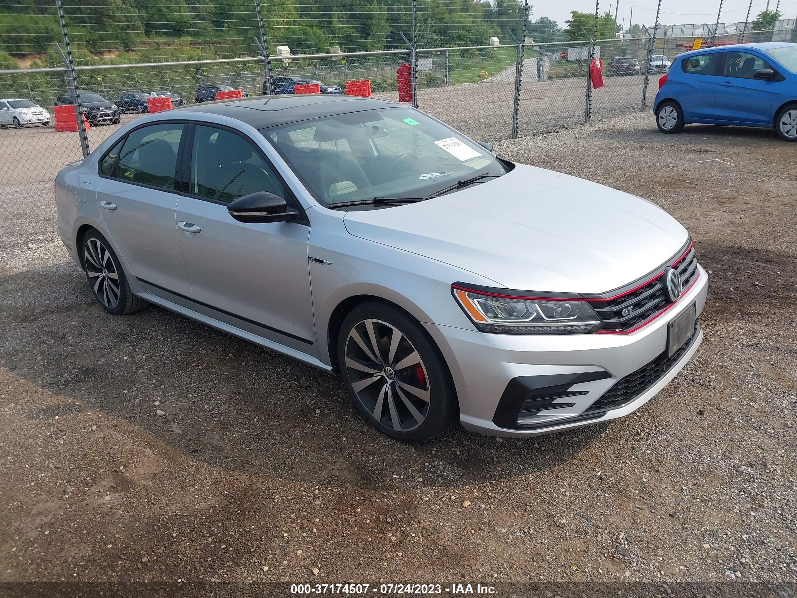 VOLKSWAGEN PASSAT 2018 1vwjm7a34jc051413