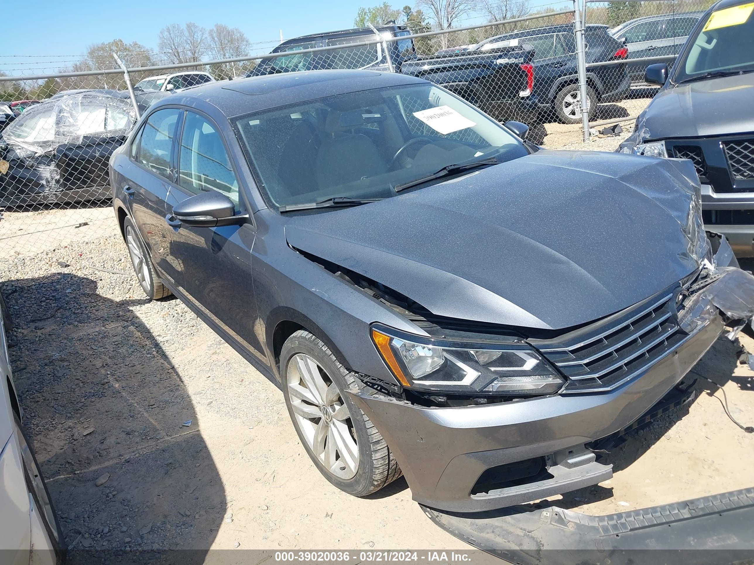 VOLKSWAGEN PASSAT 2018 1vwla7a30kc013888