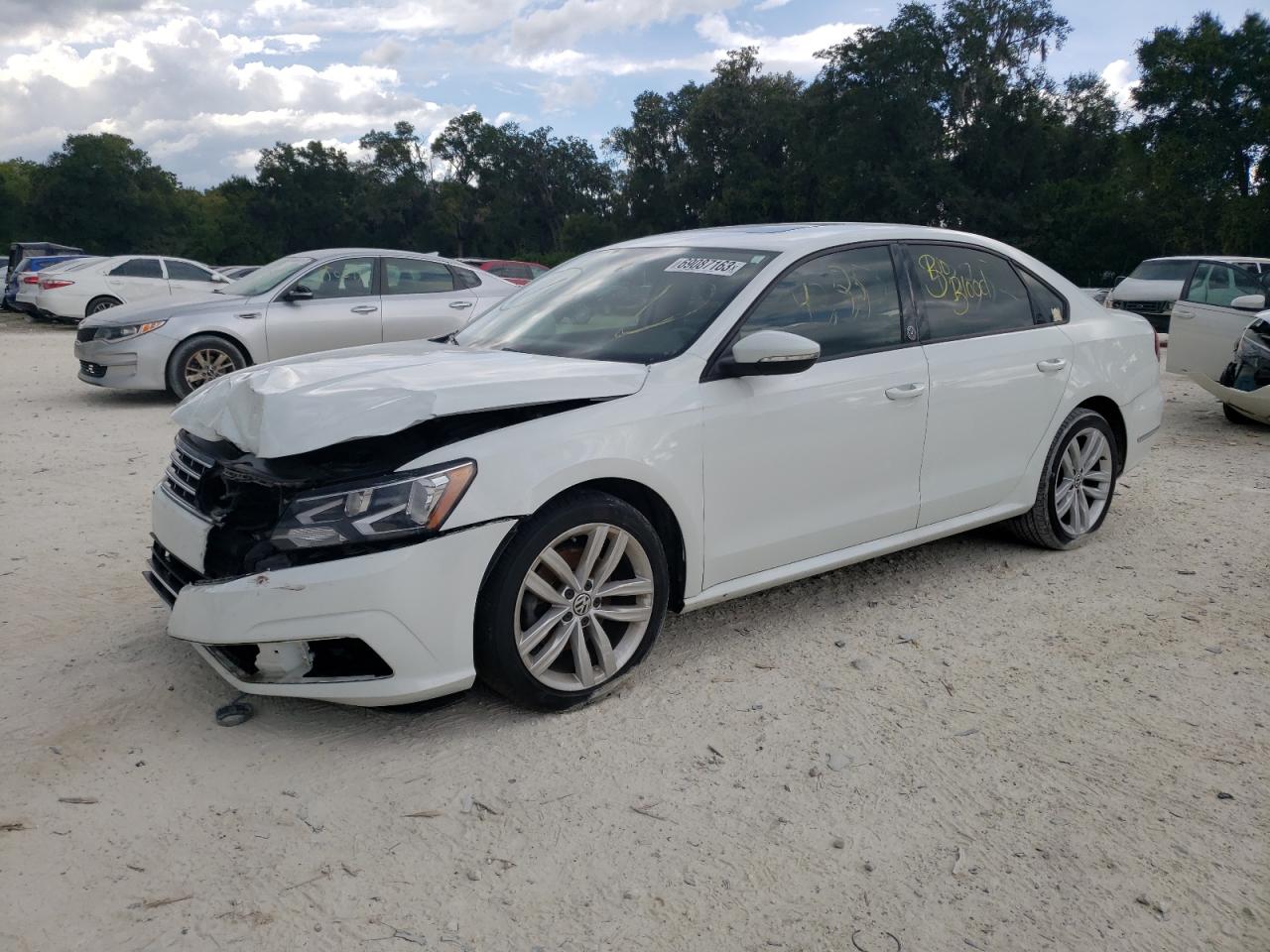 VOLKSWAGEN PASSAT 2018 1vwla7a31kc004973