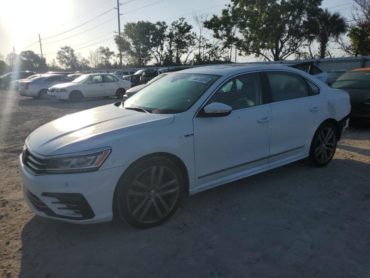 VOLKSWAGEN PASSAT 2018 1vwma7a32kc007210