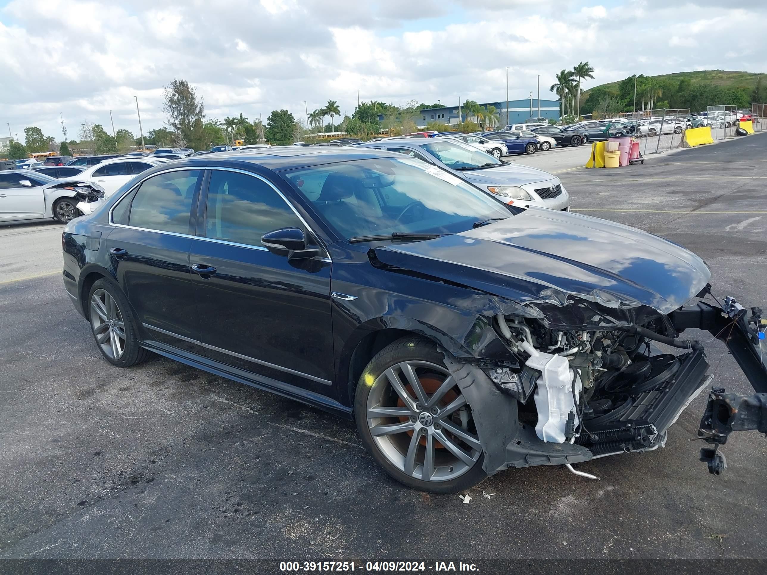 VOLKSWAGEN PASSAT 2019 1vwma7a34kc010674