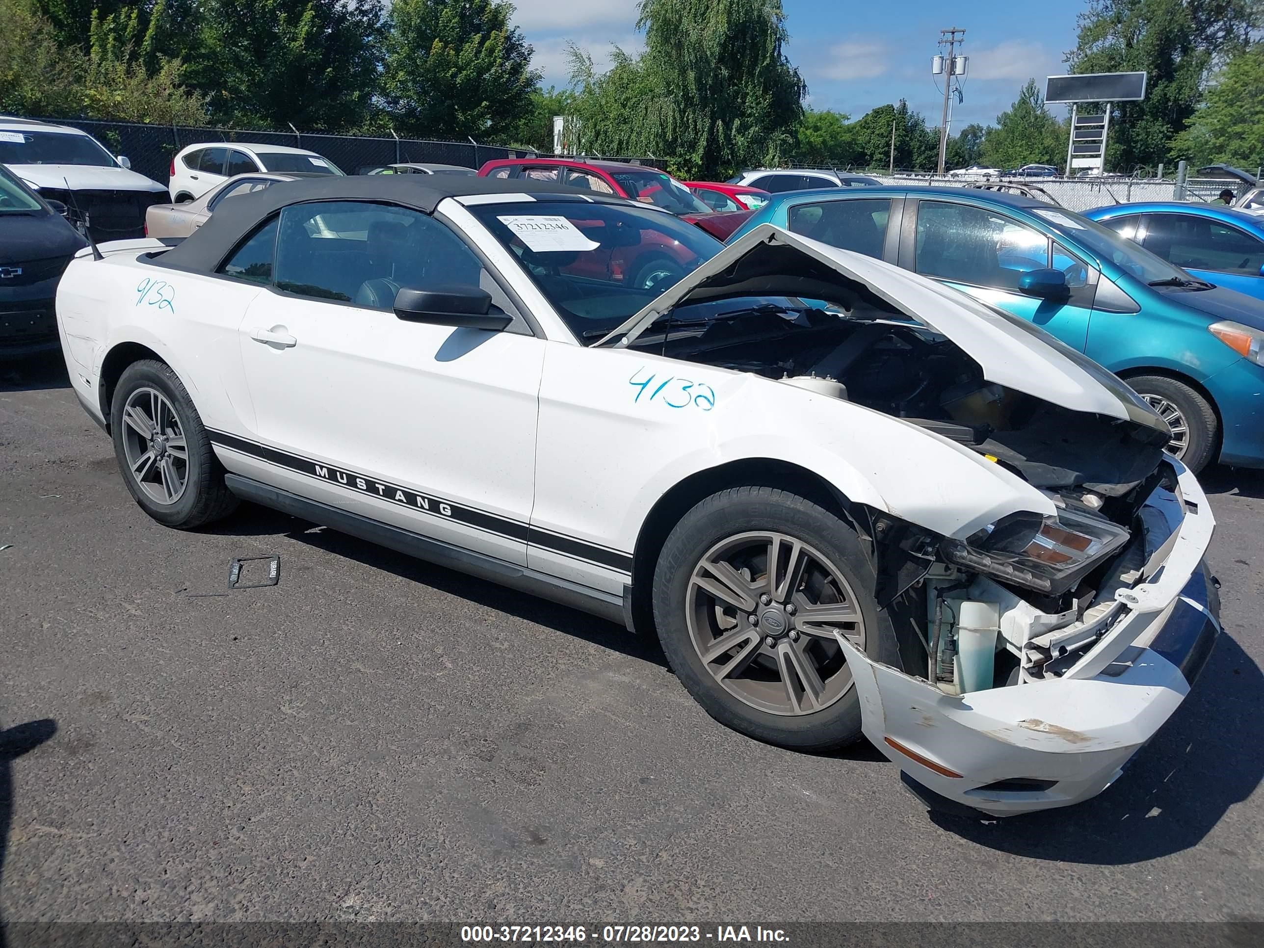 FORD MUSTANG 2012 1zvbp8em8c5203379