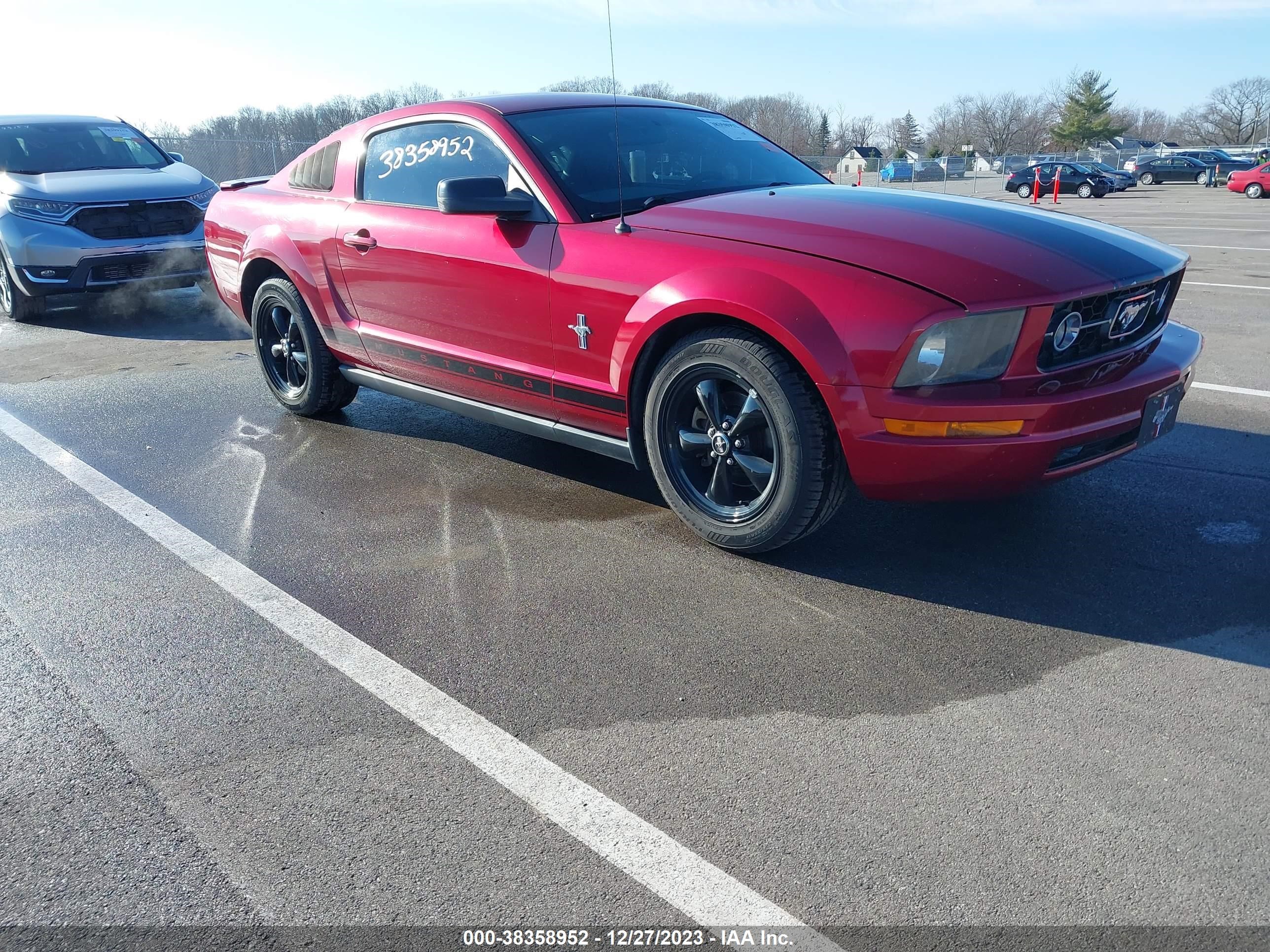 FORD MUSTANG 2007 1zvft80n075301194