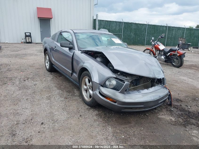 FORD MUSTANG 2007 1zvft80n075349410