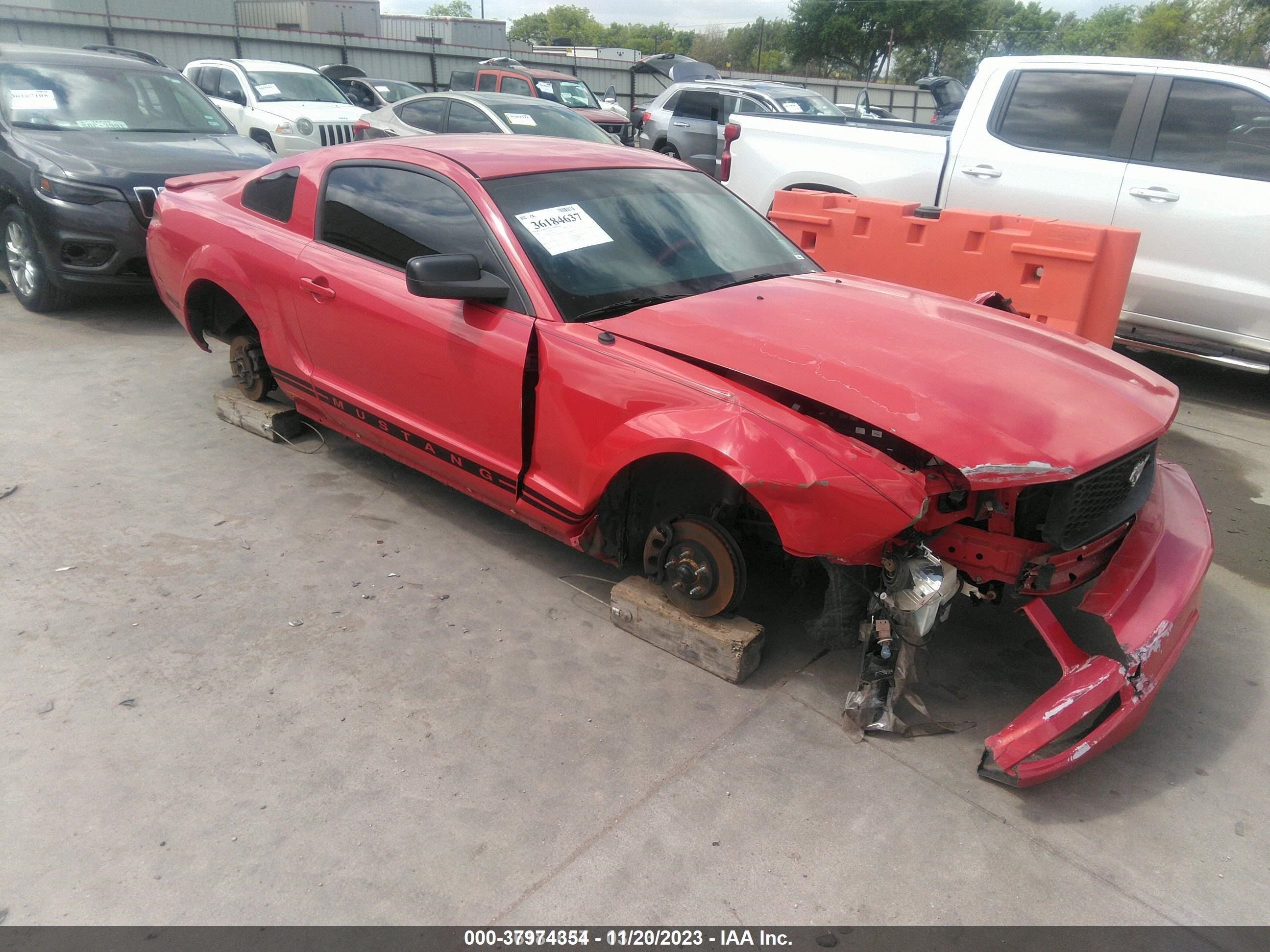 FORD MUSTANG 2007 1zvft80n675366504