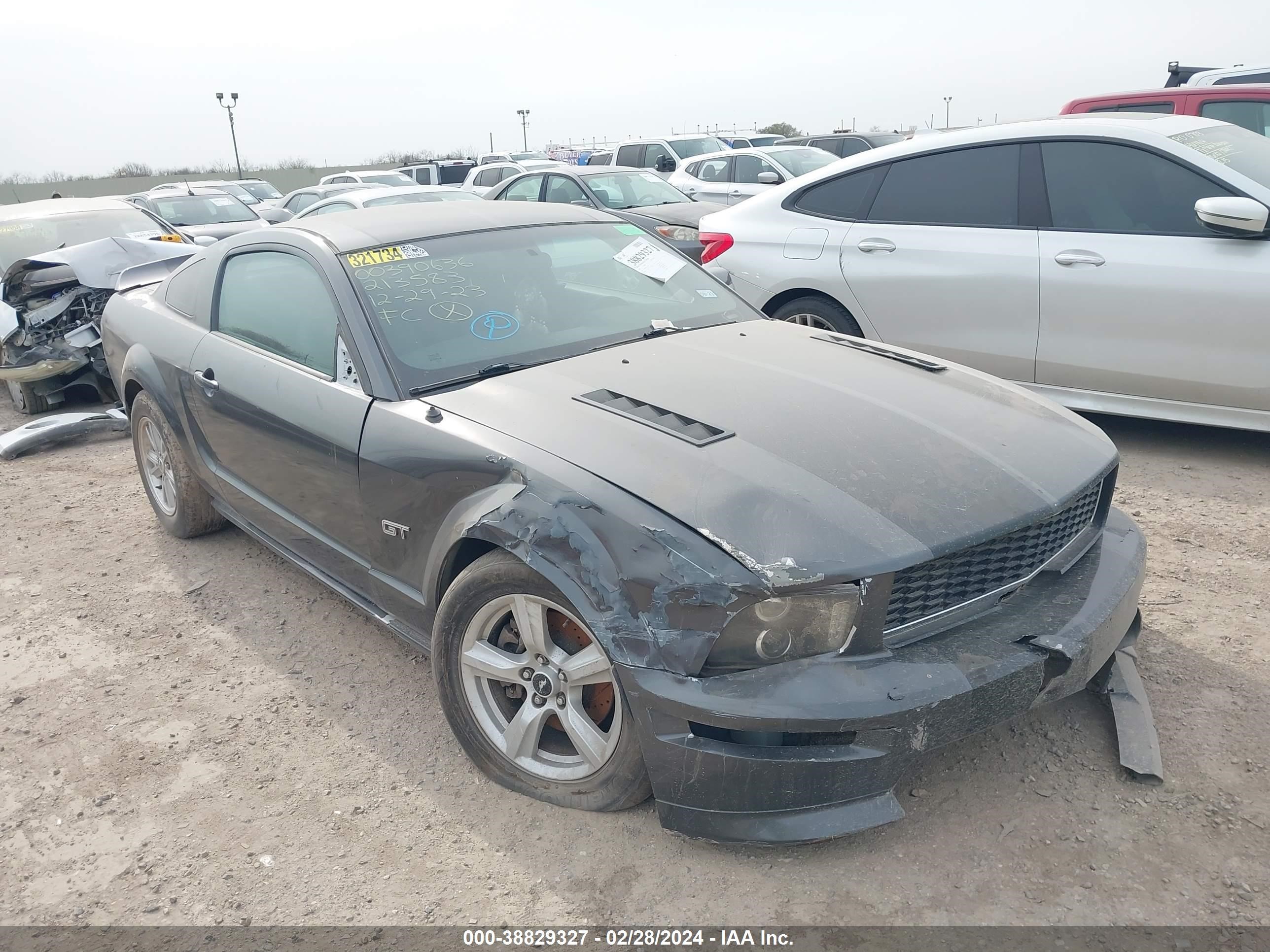 FORD MUSTANG 2007 1zvft82hx75213583