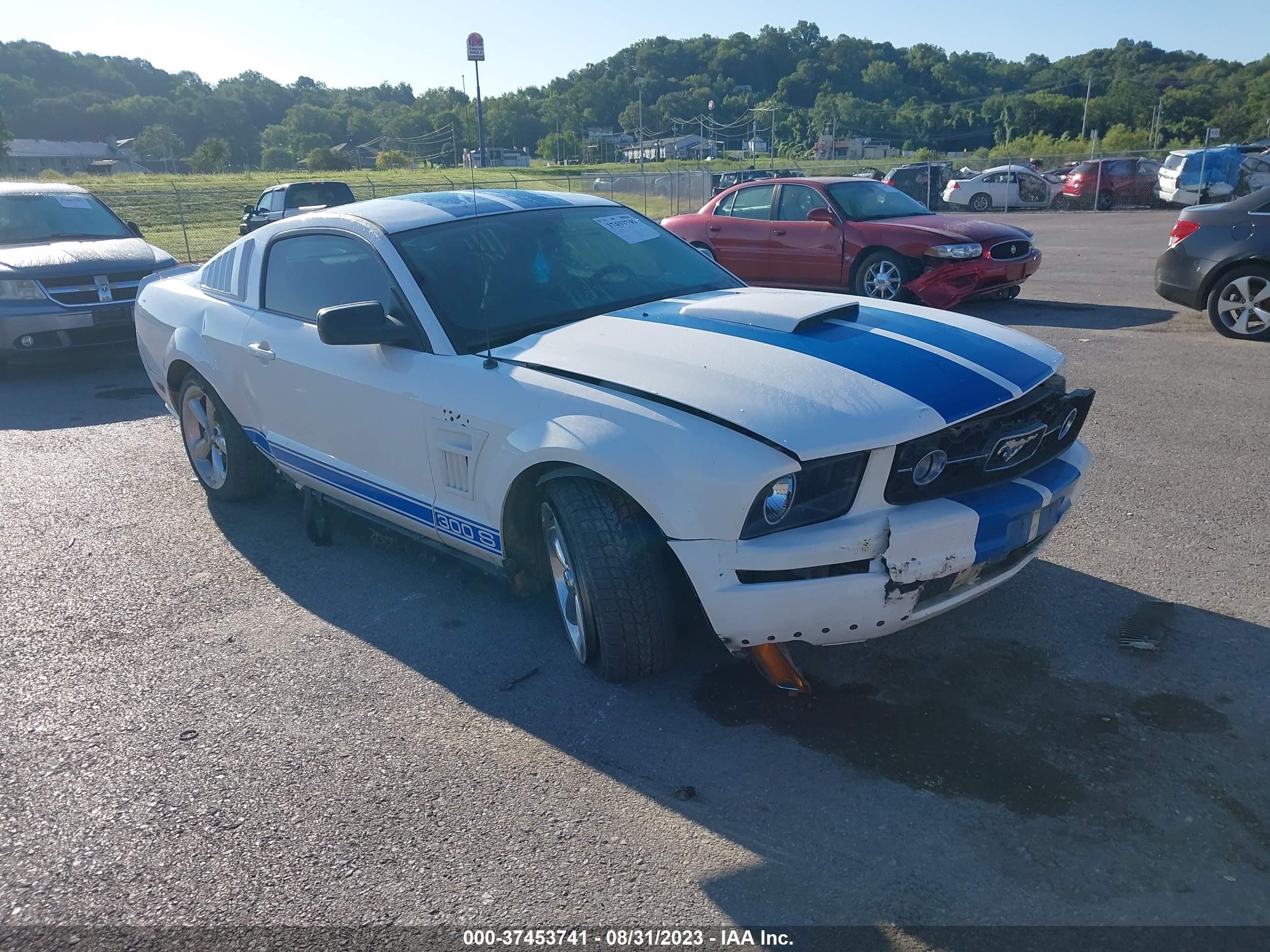 FORD MUSTANG 2008 1zvht80n885135601