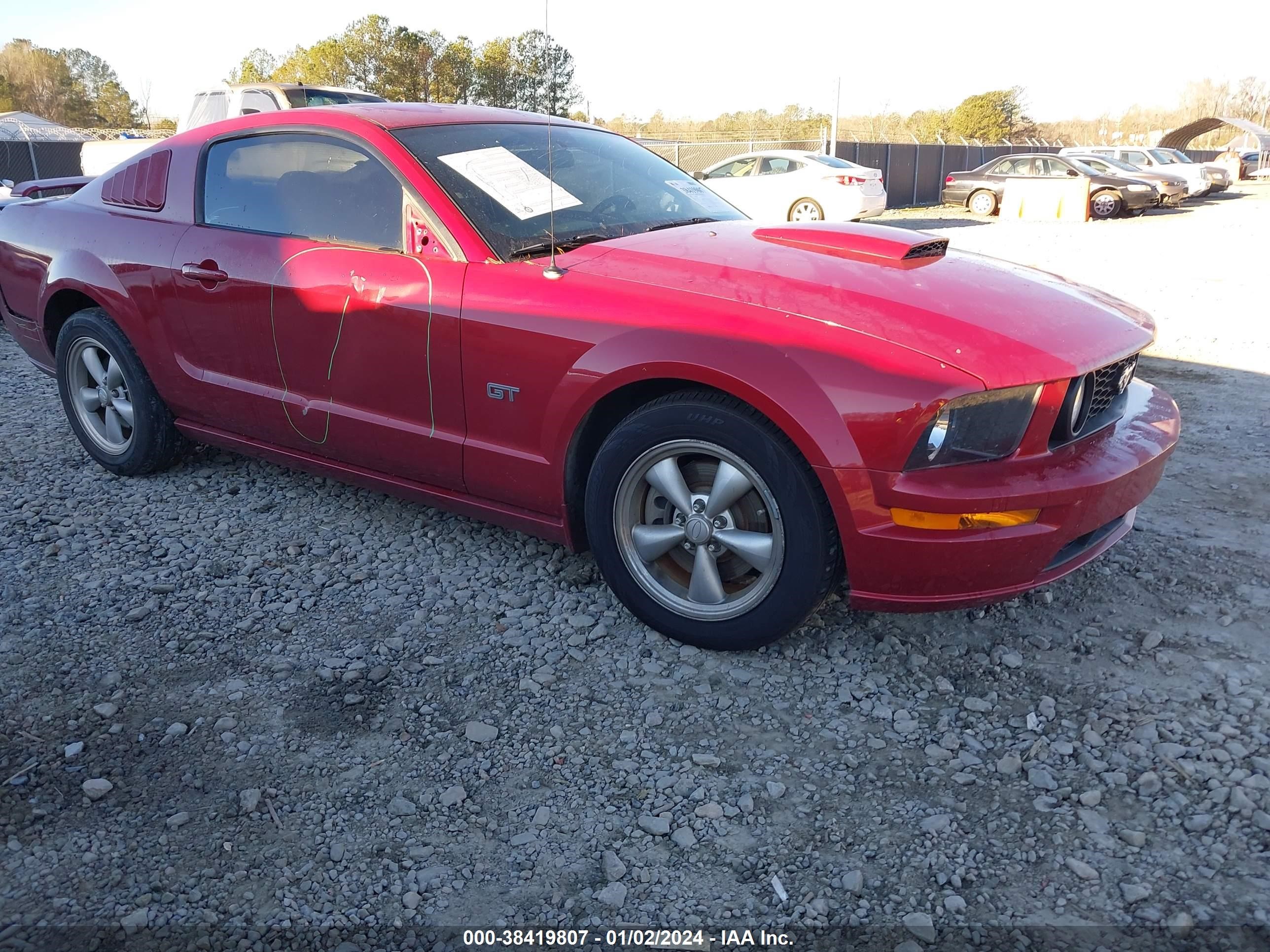 FORD MUSTANG 2008 1zvht82h185142056