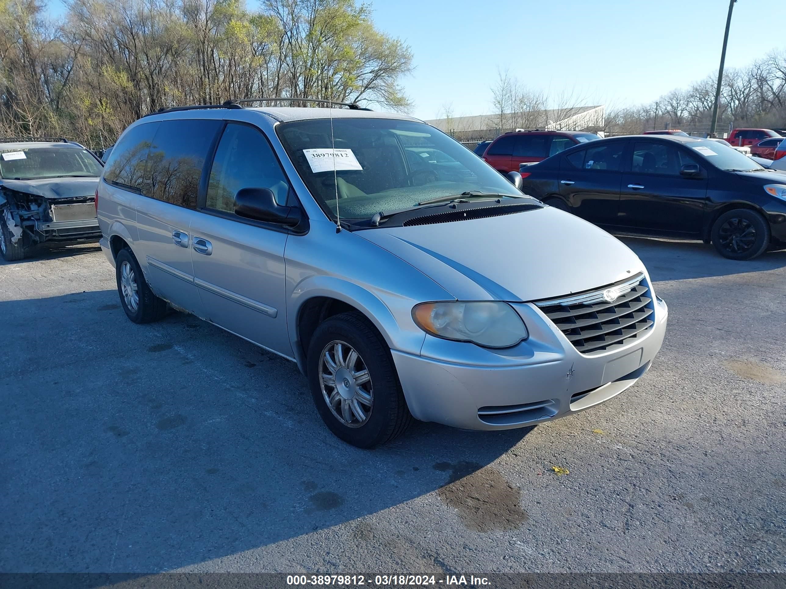 CHRYSLER TOWN & COUNTRY 2006 2a4gp54l36r798790