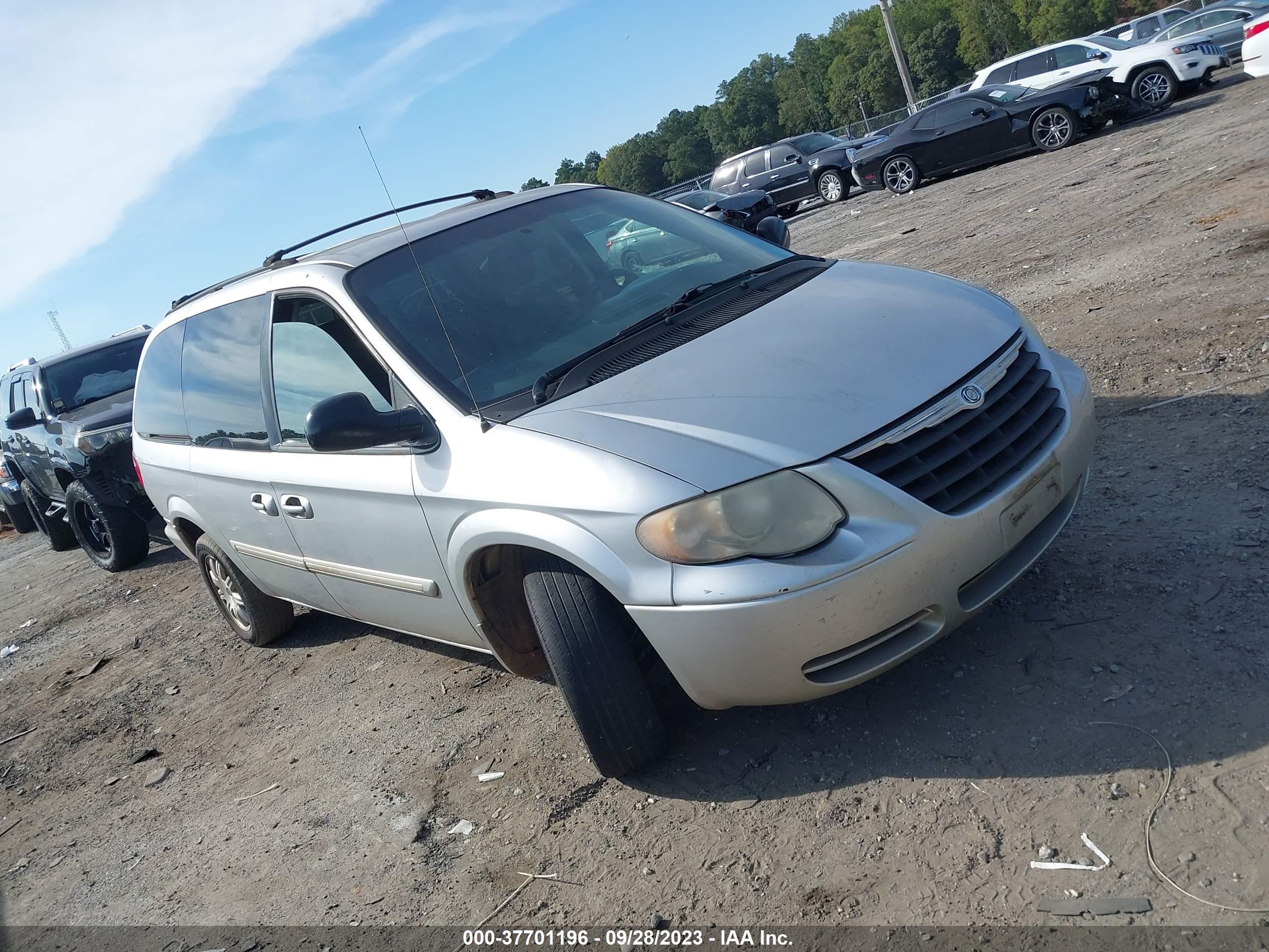 CHRYSLER TOWN & COUNTRY 2007 2a4gp54l47r120468