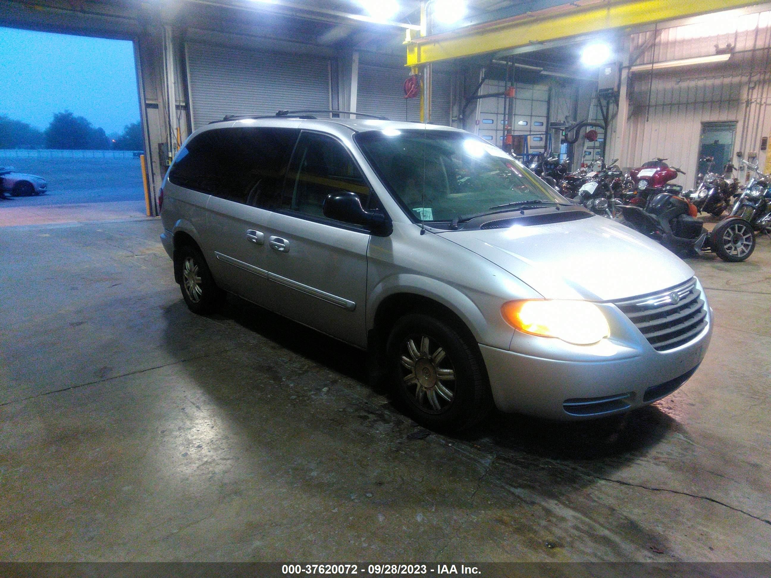 CHRYSLER TOWN & COUNTRY 2007 2a4gp54l97r280068