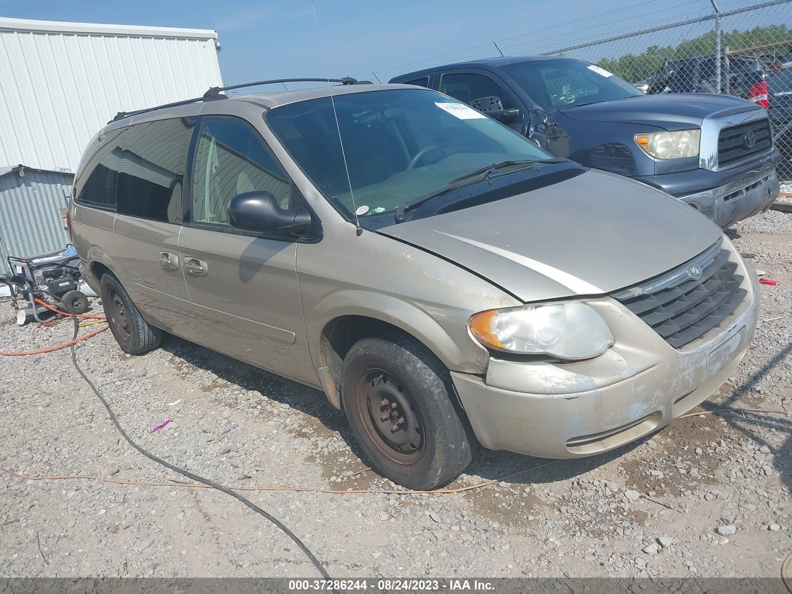 CHRYSLER TOWN & COUNTRY 2006 2a8gp44r26r625033