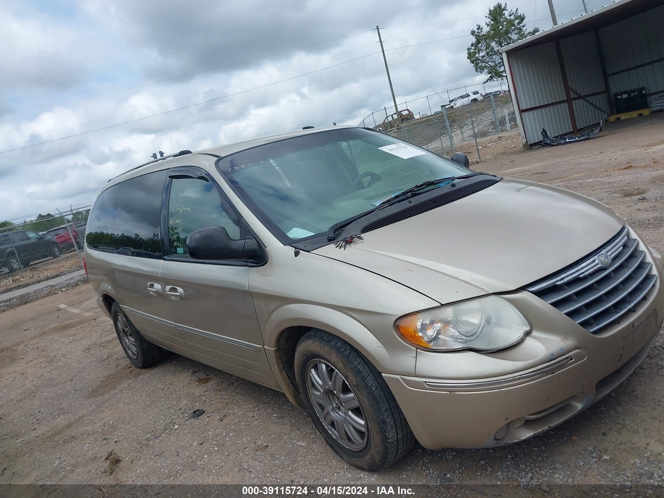 CHRYSLER TOWN & COUNTRY 2006 2a8gp64l66r738362