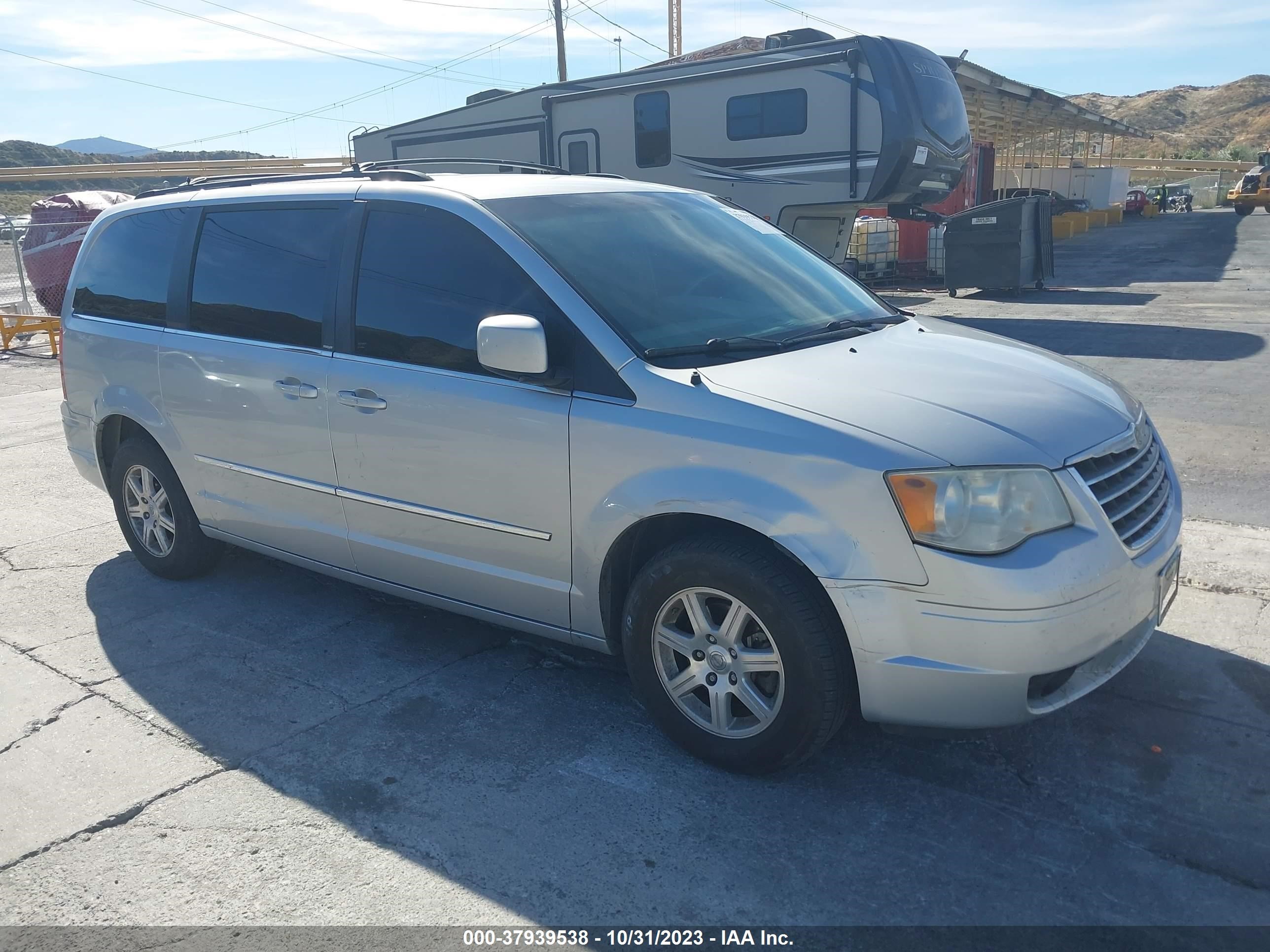 CHRYSLER TOWN & COUNTRY 2009 2a8hr54189r673607