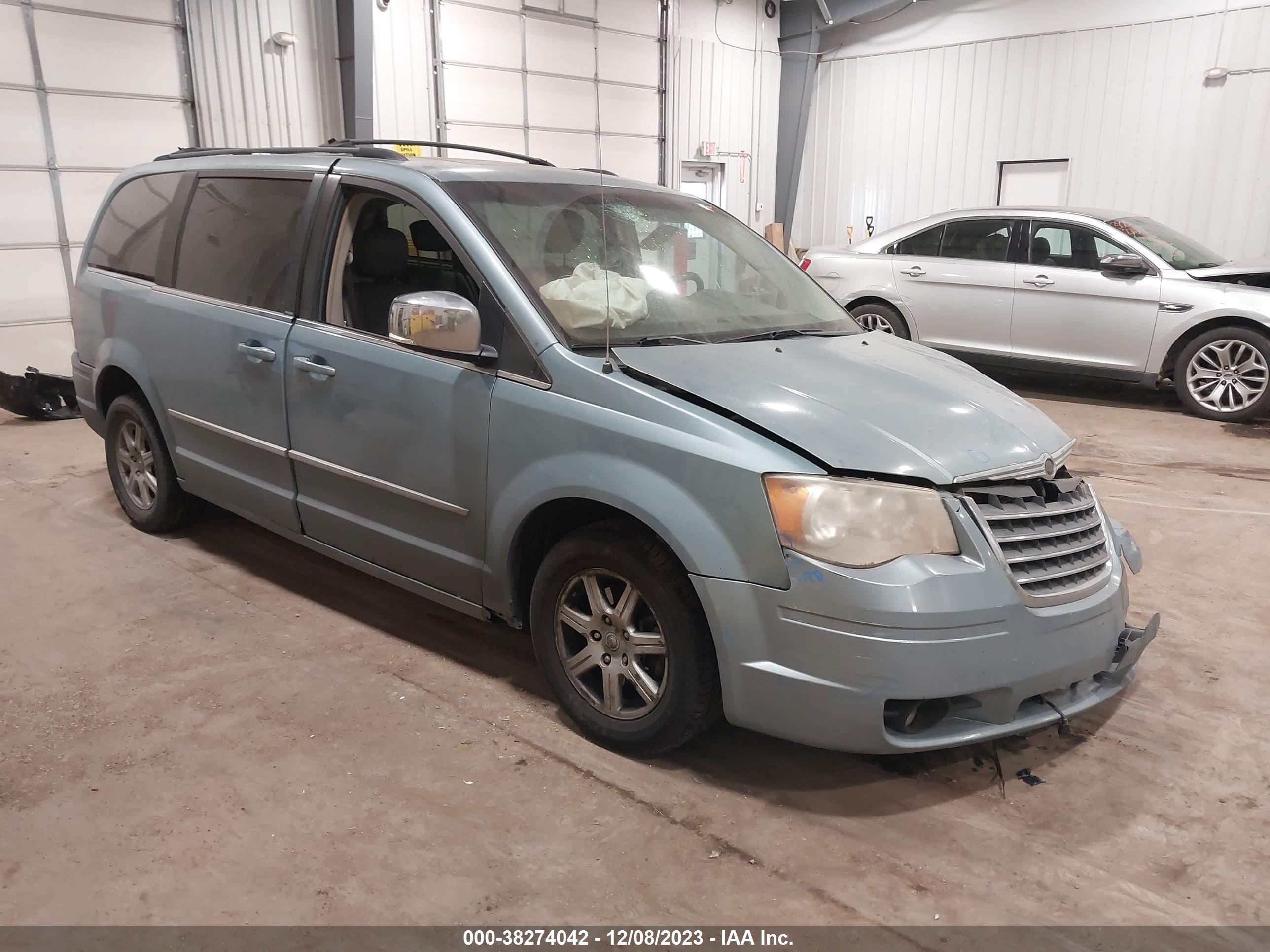 CHRYSLER TOWN & COUNTRY 2009 2a8hr541x9r527550