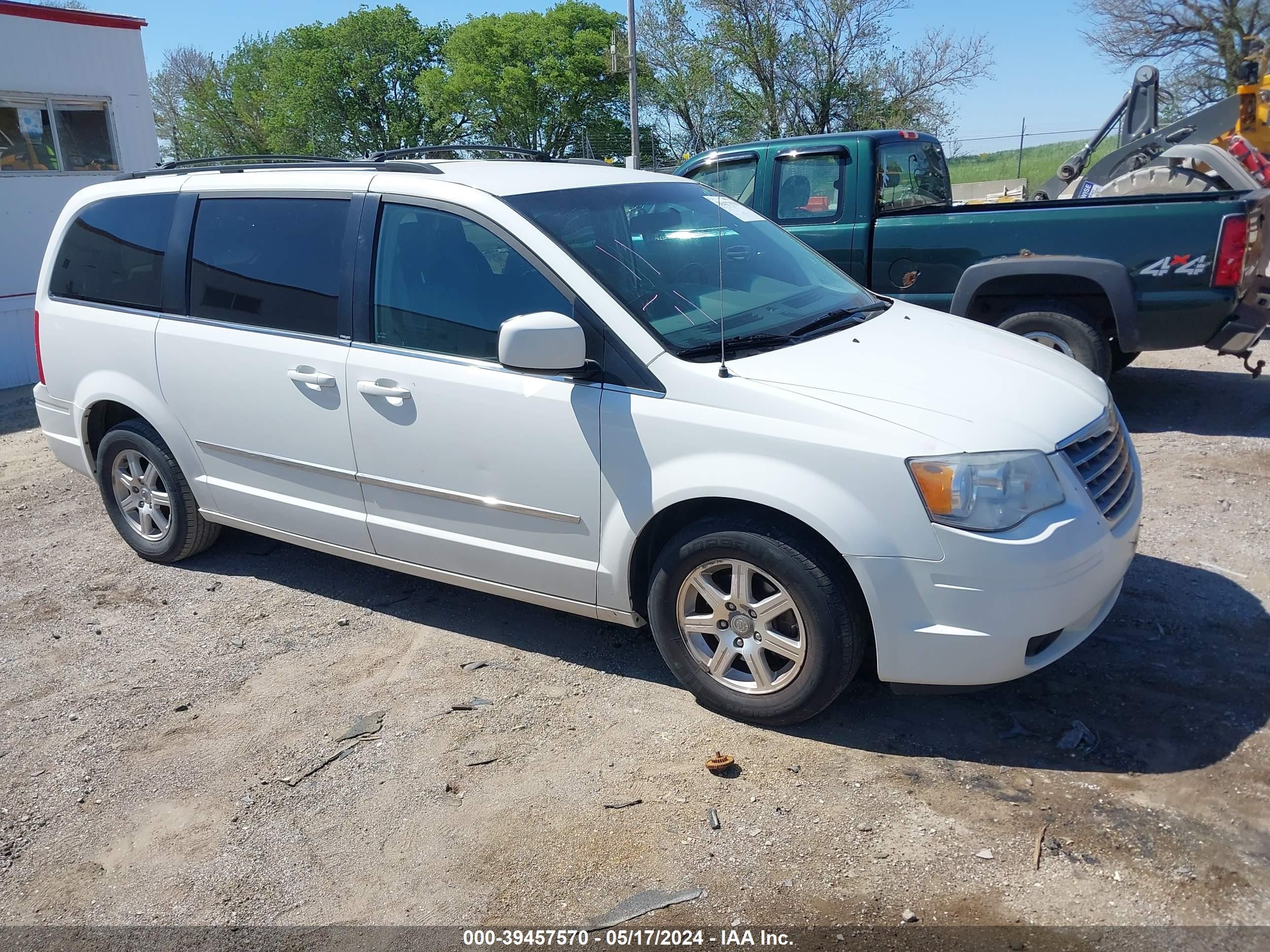 CHRYSLER TOWN & COUNTRY 2009 2a8hr541x9r665749