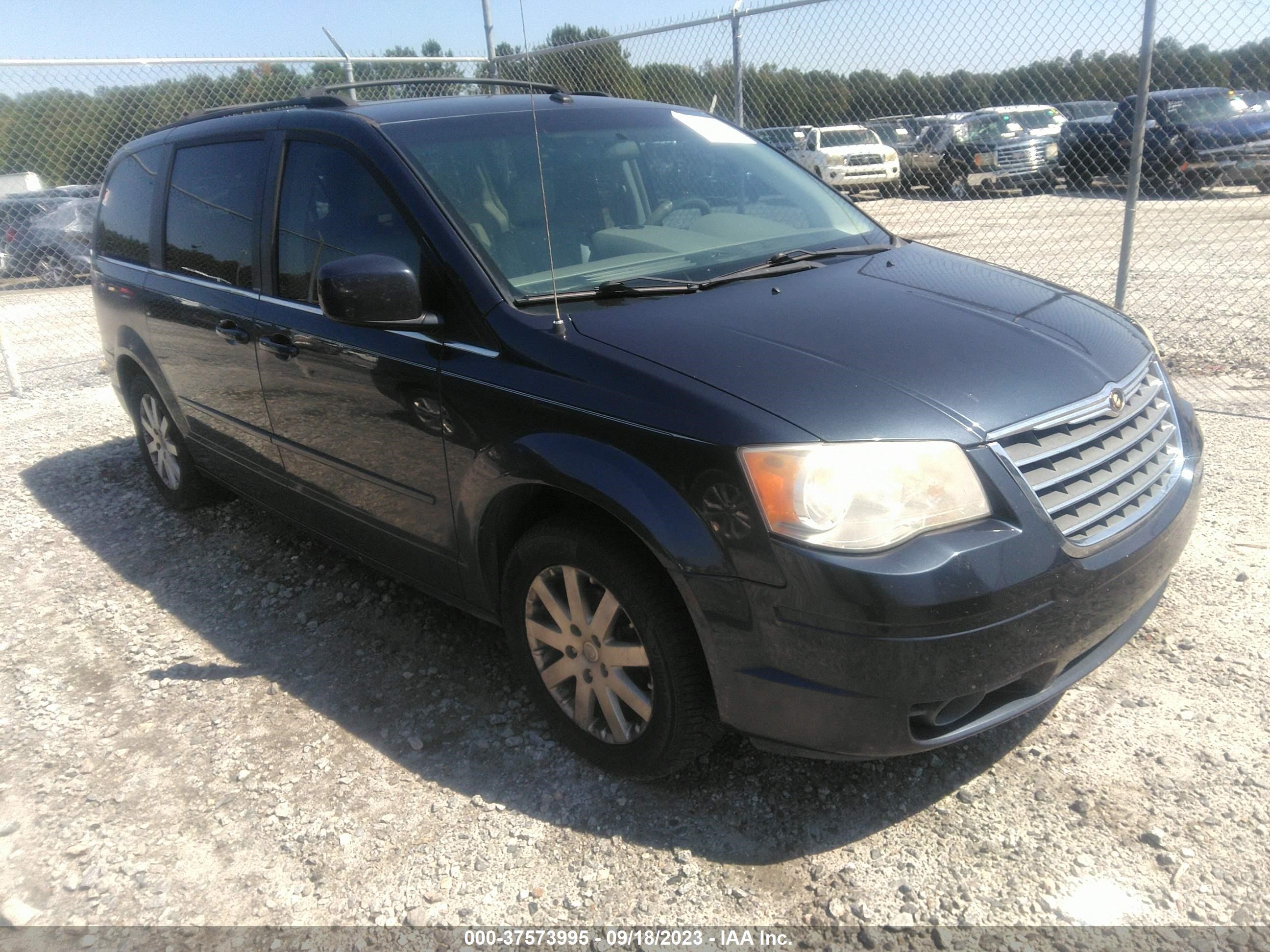 CHRYSLER TOWN & COUNTRY 2008 2a8hr54p18r133468