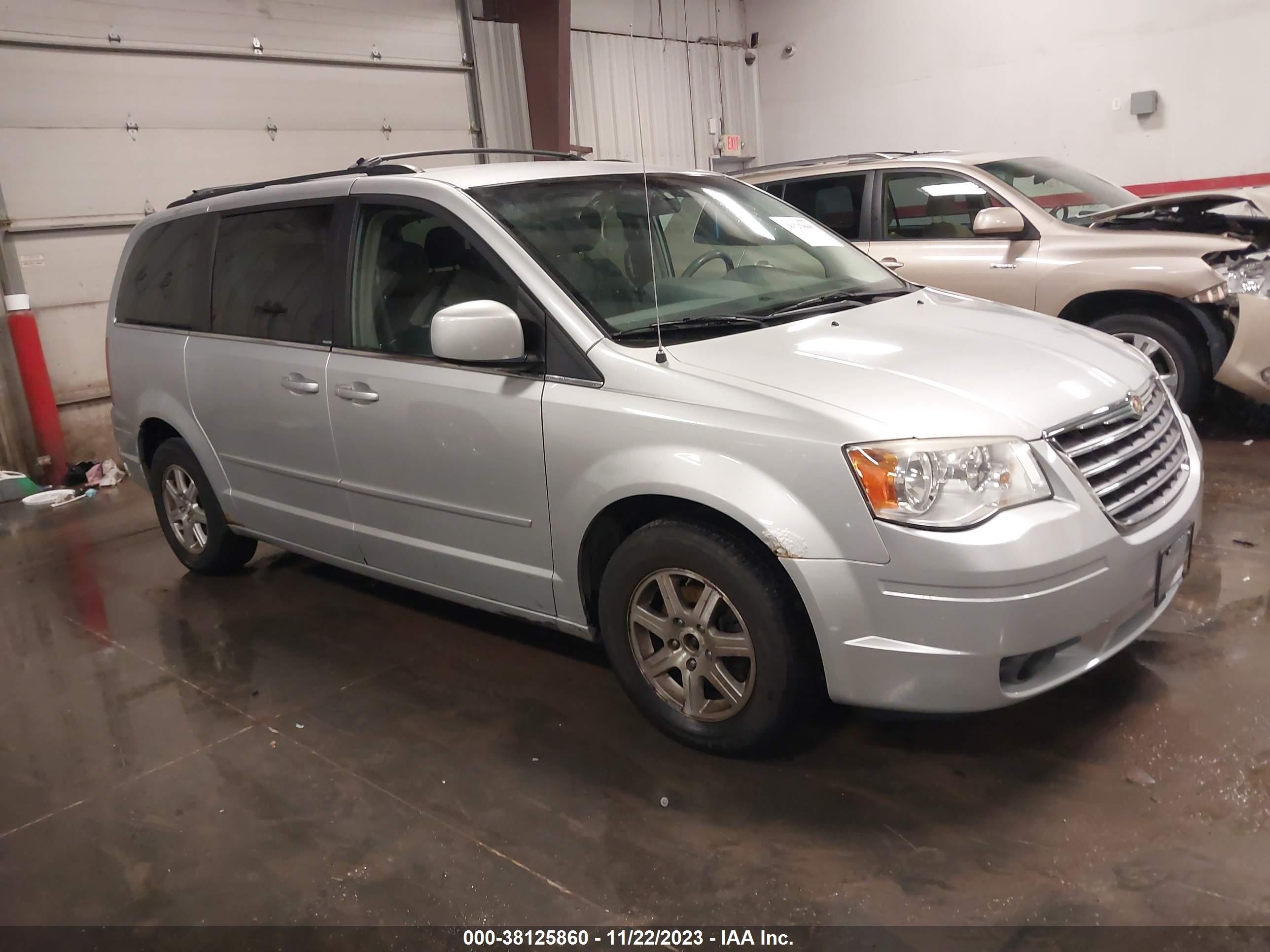 CHRYSLER TOWN & COUNTRY 2008 2a8hr54p18r637213