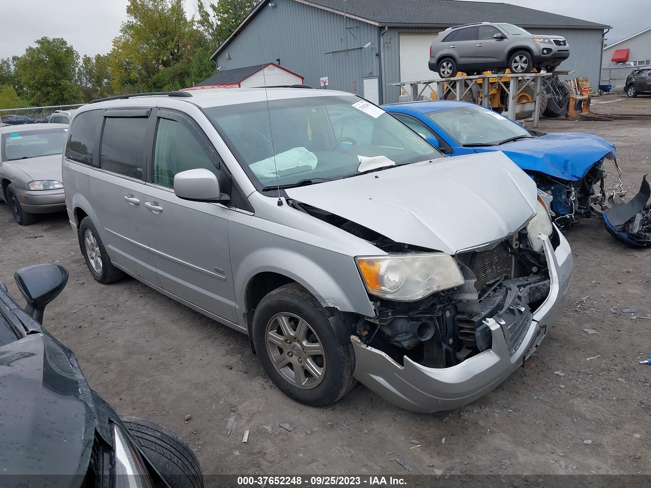 CHRYSLER TOWN & COUNTRY 2008 2a8hr54p18r710225