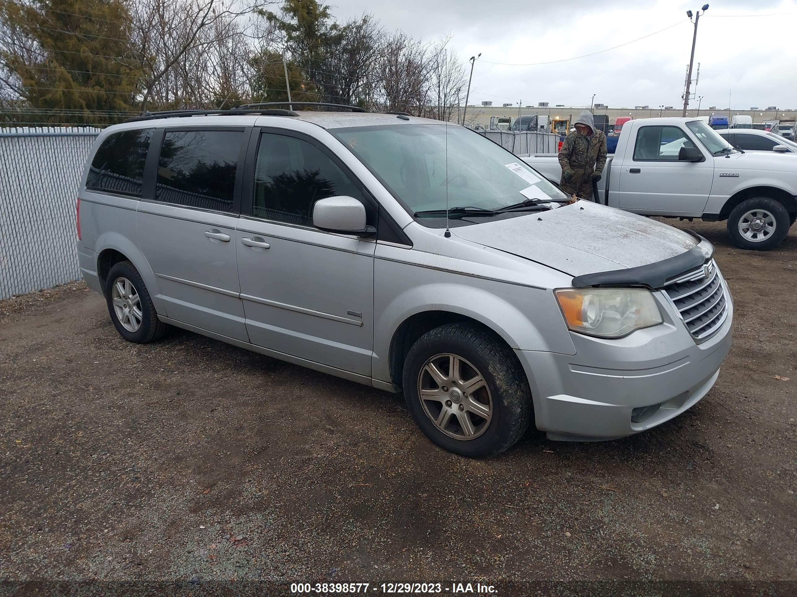 CHRYSLER TOWN & COUNTRY 2008 2a8hr54p38r716981