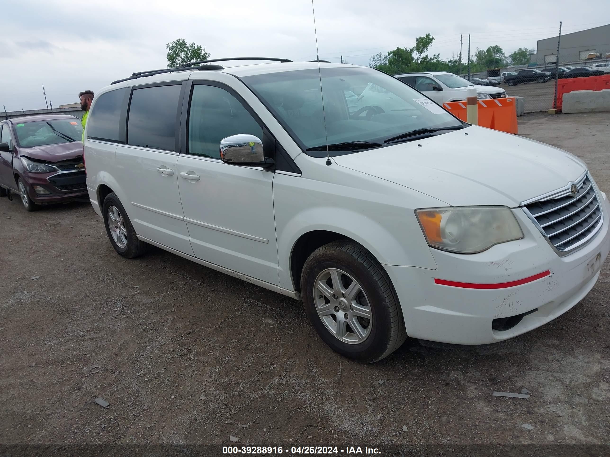 CHRYSLER TOWN & COUNTRY 2008 2a8hr54p58r139760