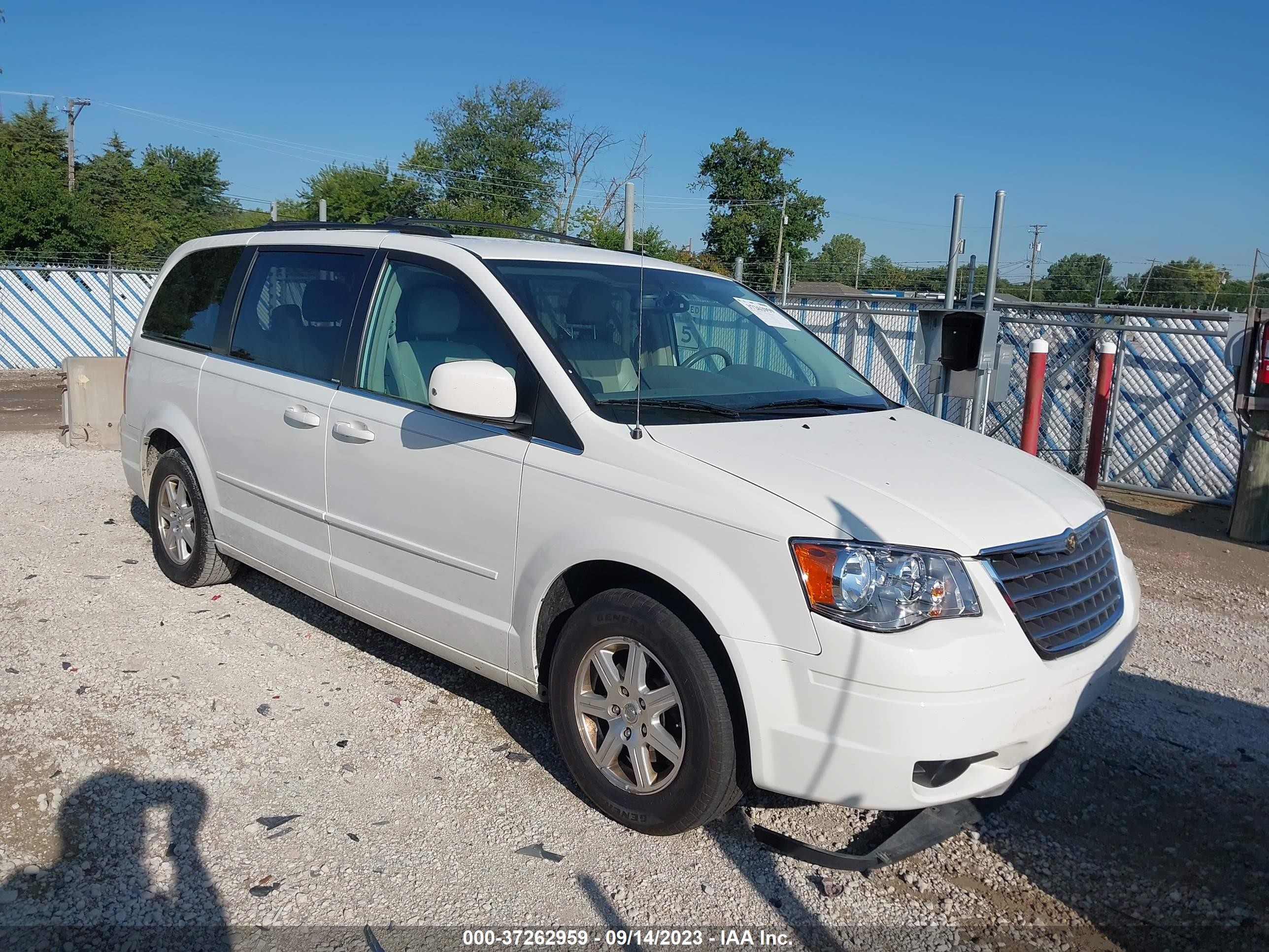 CHRYSLER TOWN & COUNTRY 2008 2a8hr54p88r708990