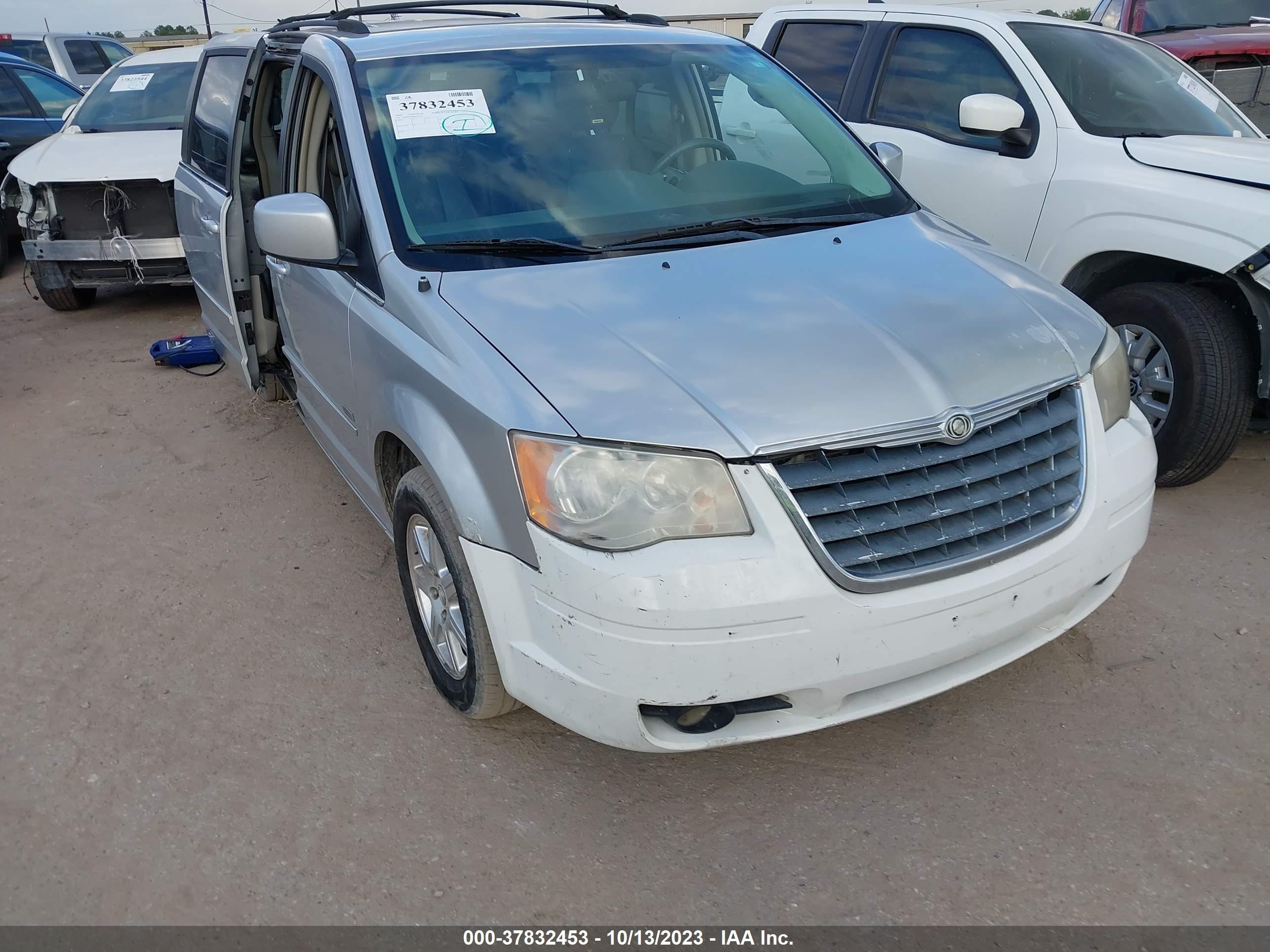 CHRYSLER TOWN & COUNTRY 2008 2a8hr54p88r787450