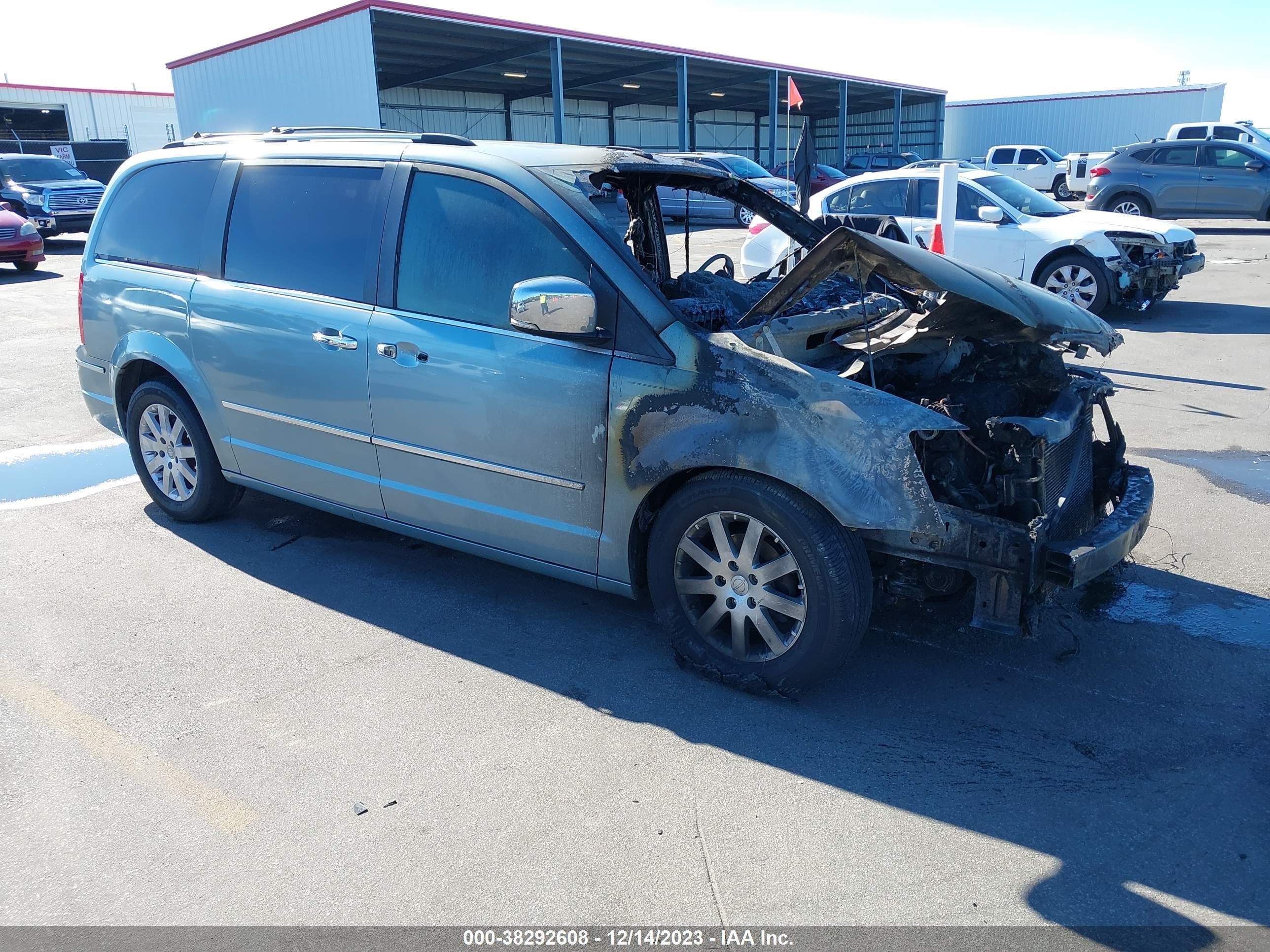 CHRYSLER TOWN & COUNTRY 2008 2a8hr64x18r688586