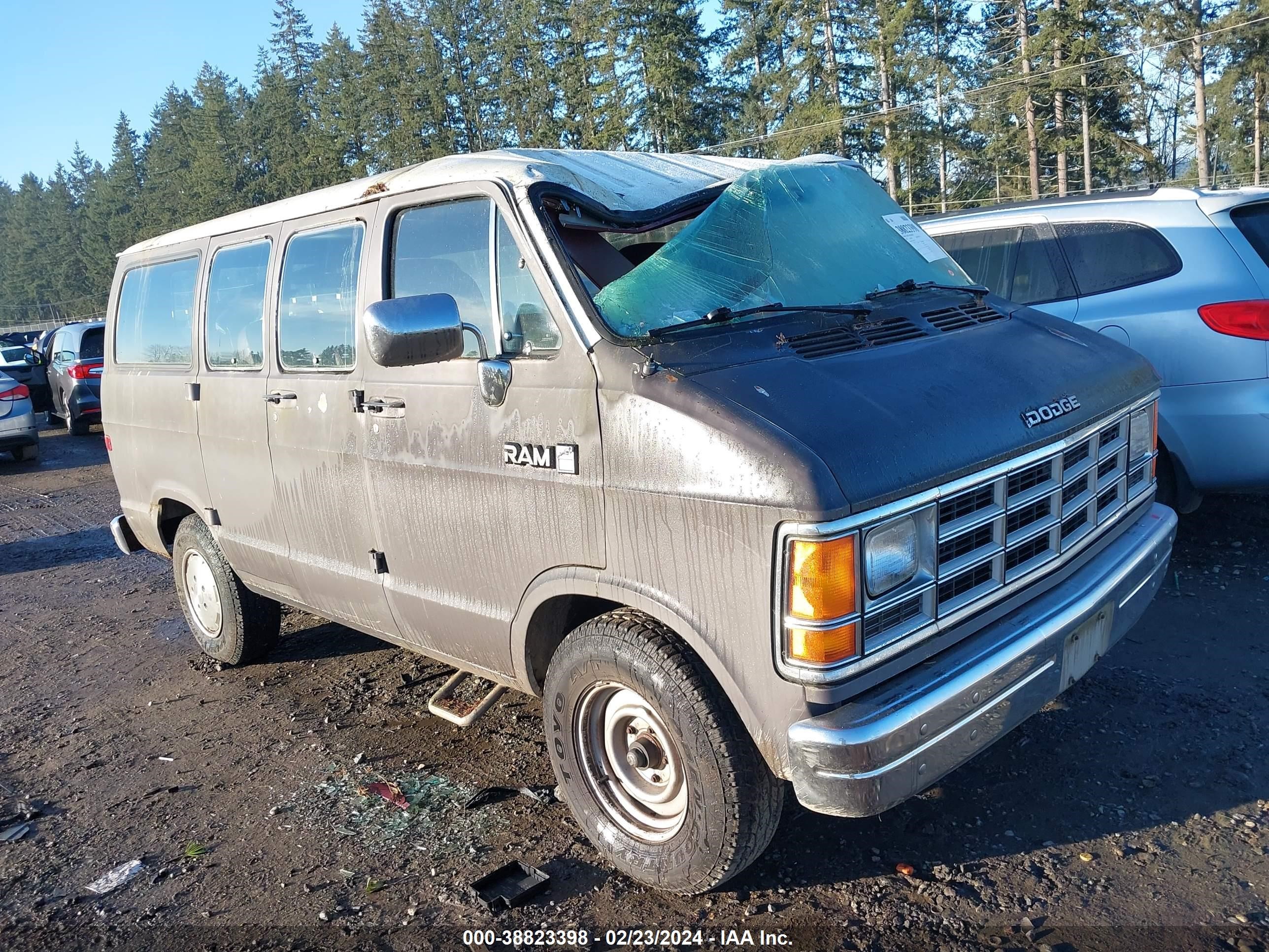 DODGE RAM VAN 1990 2b4hb15y6lk767997