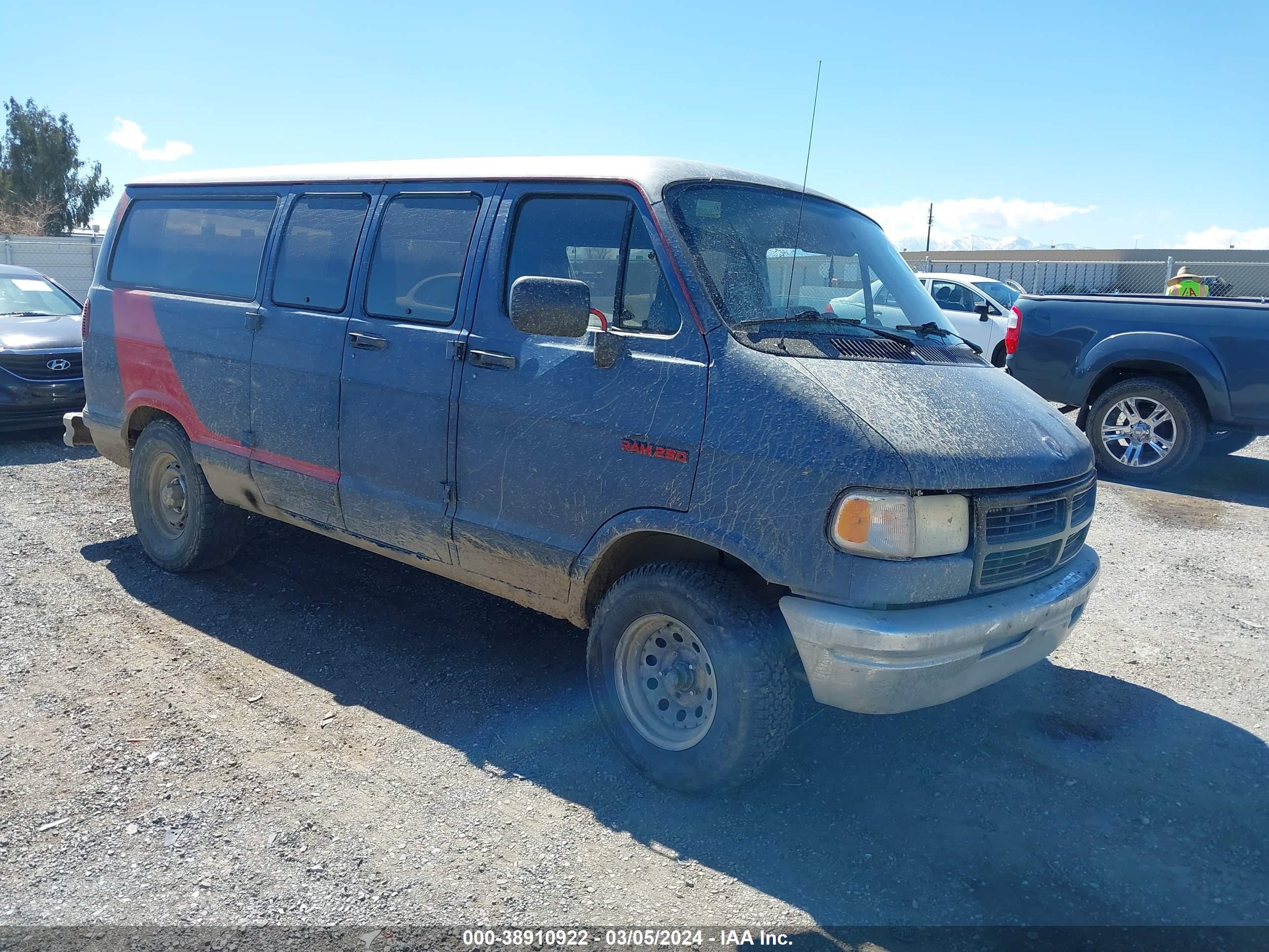 DODGE RAM VAN 1994 2b4hb25y7rk172459