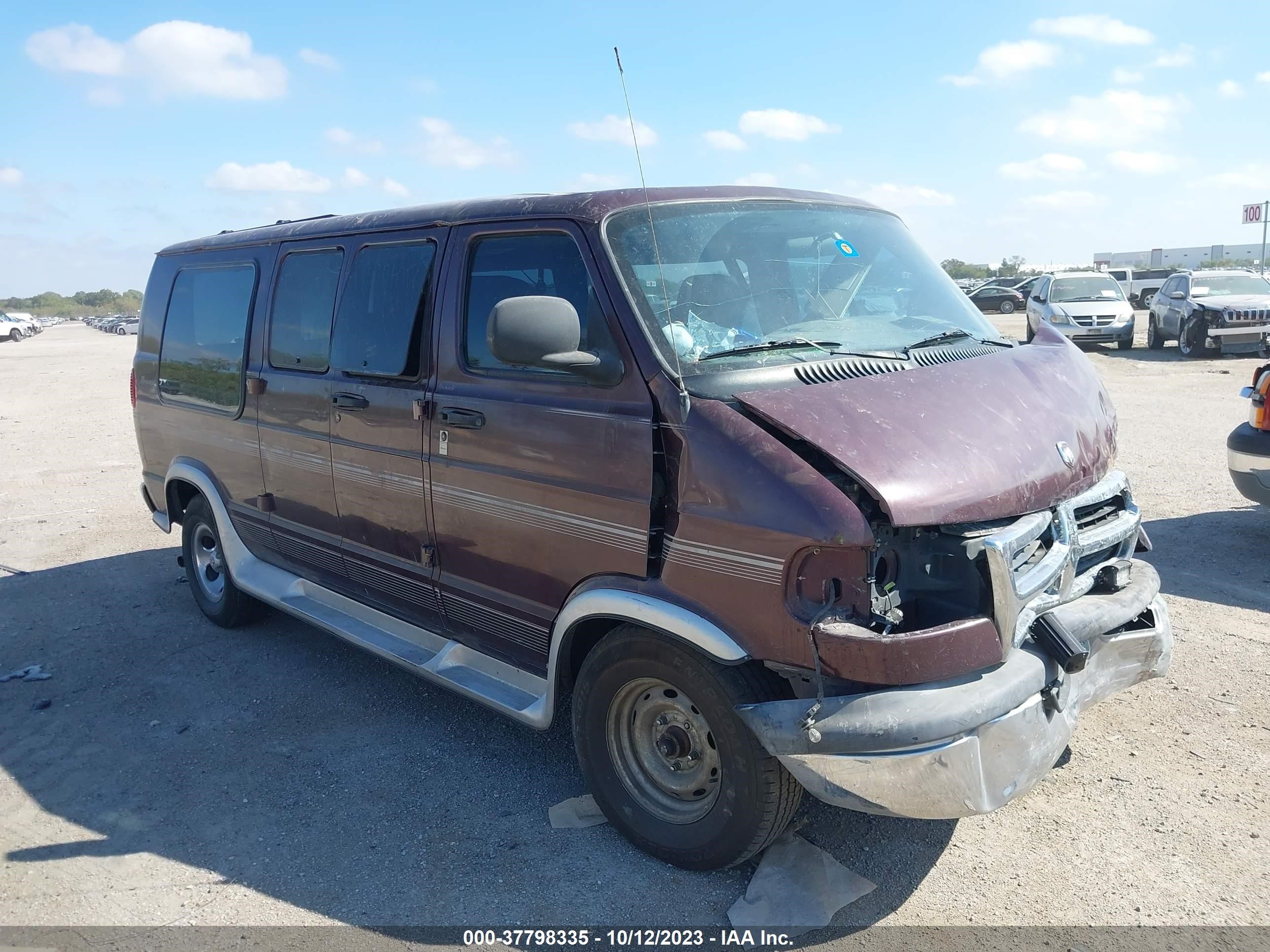 DODGE RAM VAN 1999 2b6hb11z8xk554044