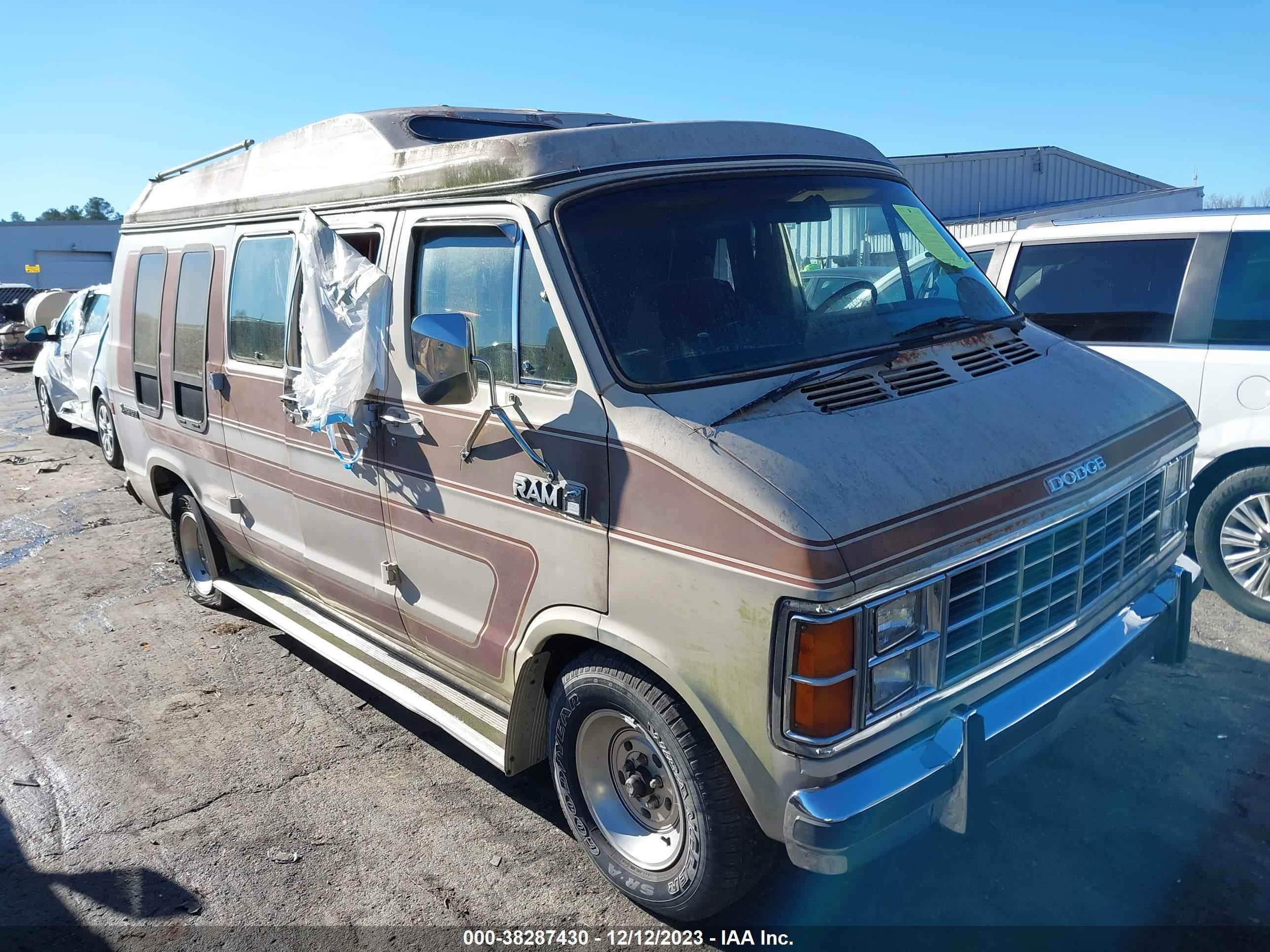 DODGE RAM VAN 1984 2b6hb23txek317485