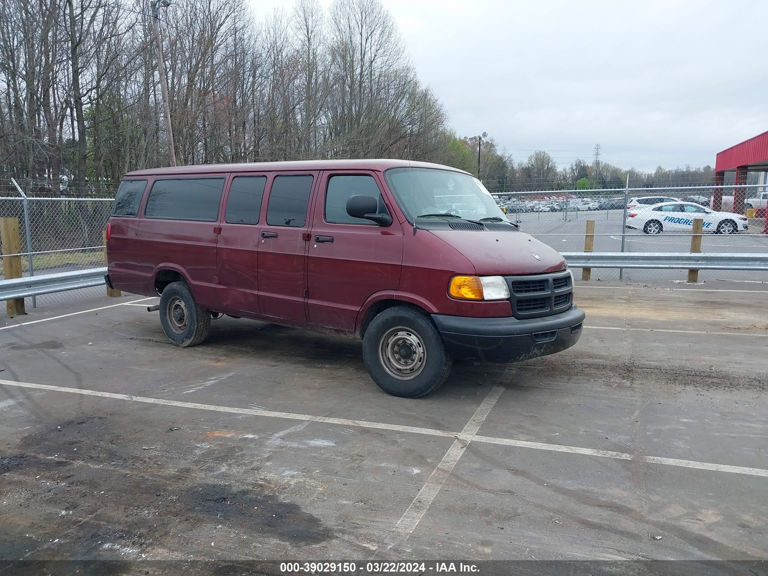 DODGE RAM VAN 2001 2b6lb31z21k547345