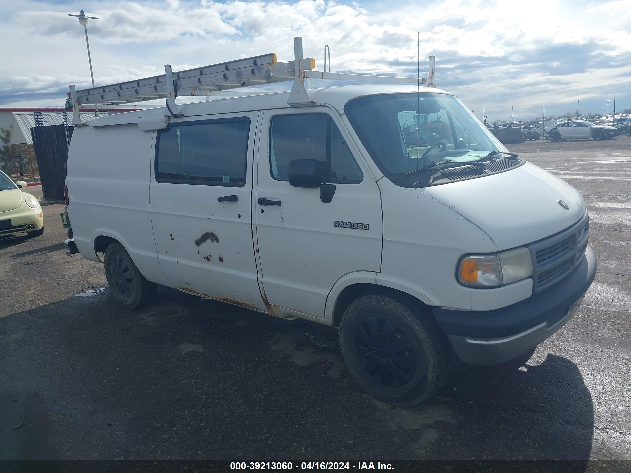 DODGE RAM VAN 1994 2b7jb31z4rk180429