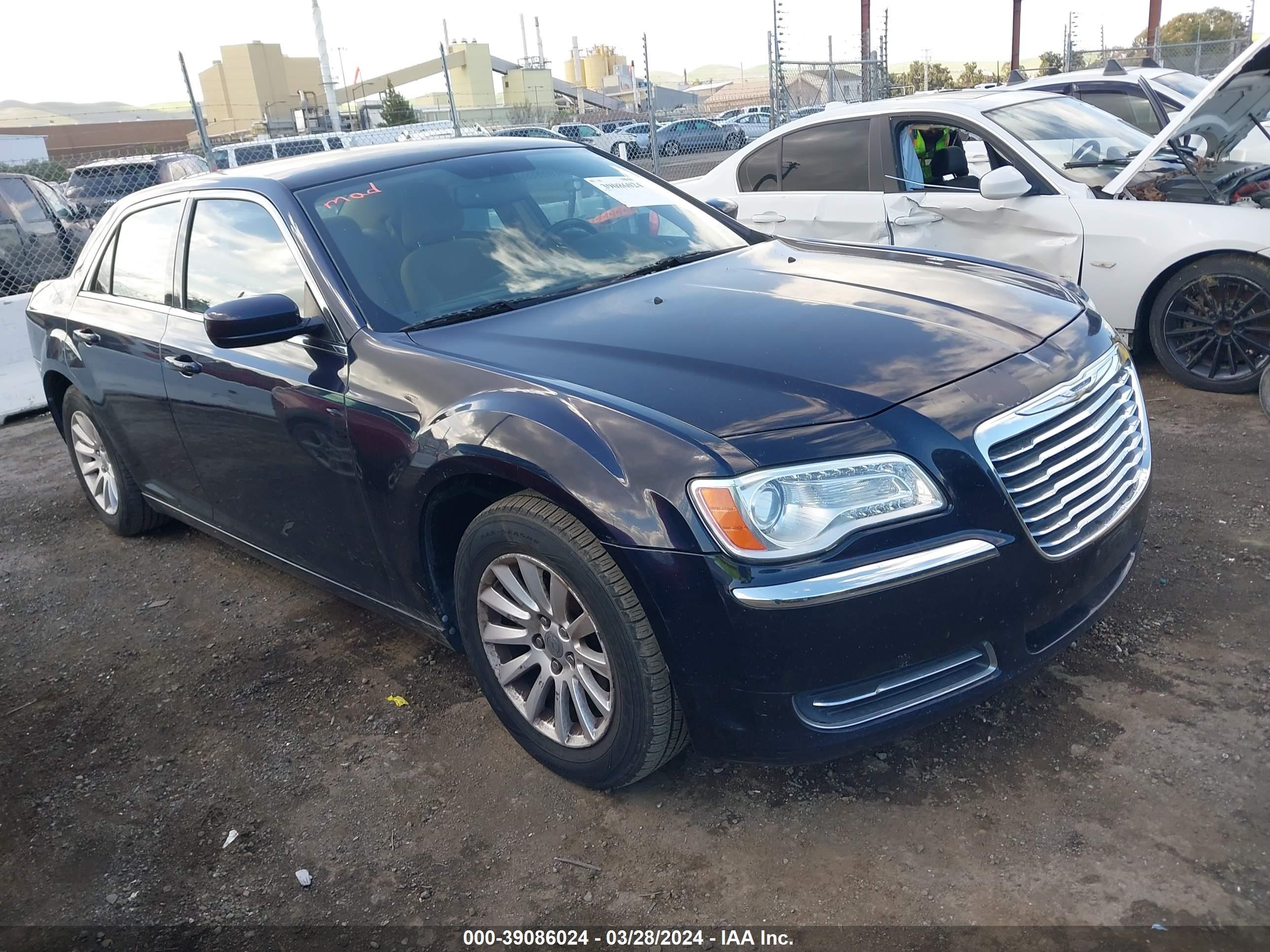 CHRYSLER 300 2011 2c3ca4cg0bh572876