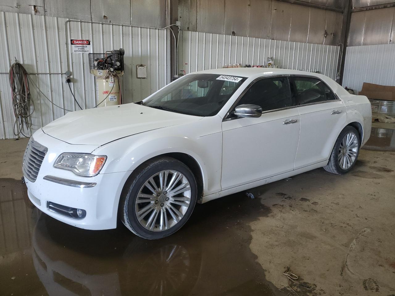 CHRYSLER 300 2011 2c3ca5cg1bh579681