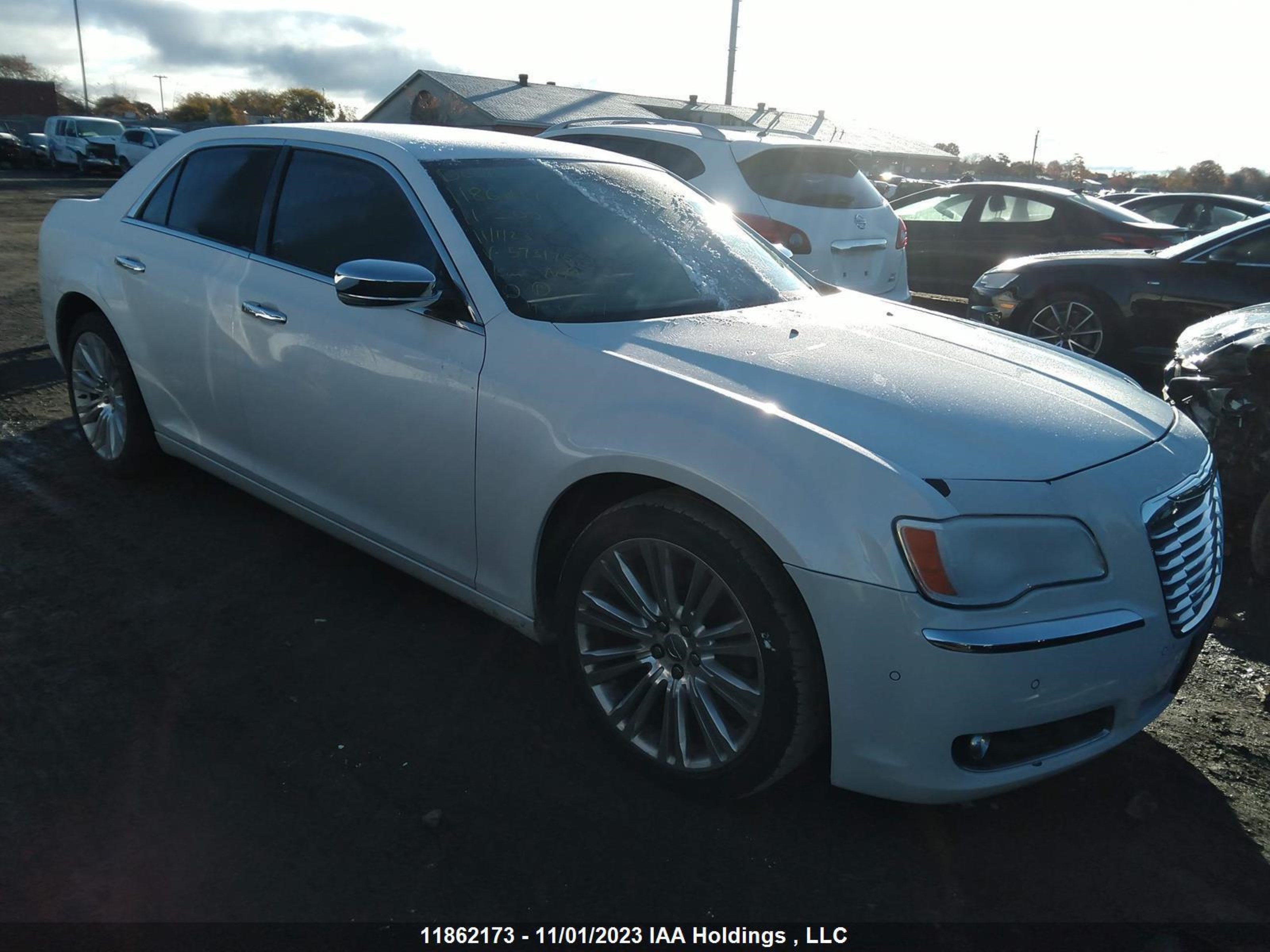 CHRYSLER 300 2011 2c3ca6ct7bh573175