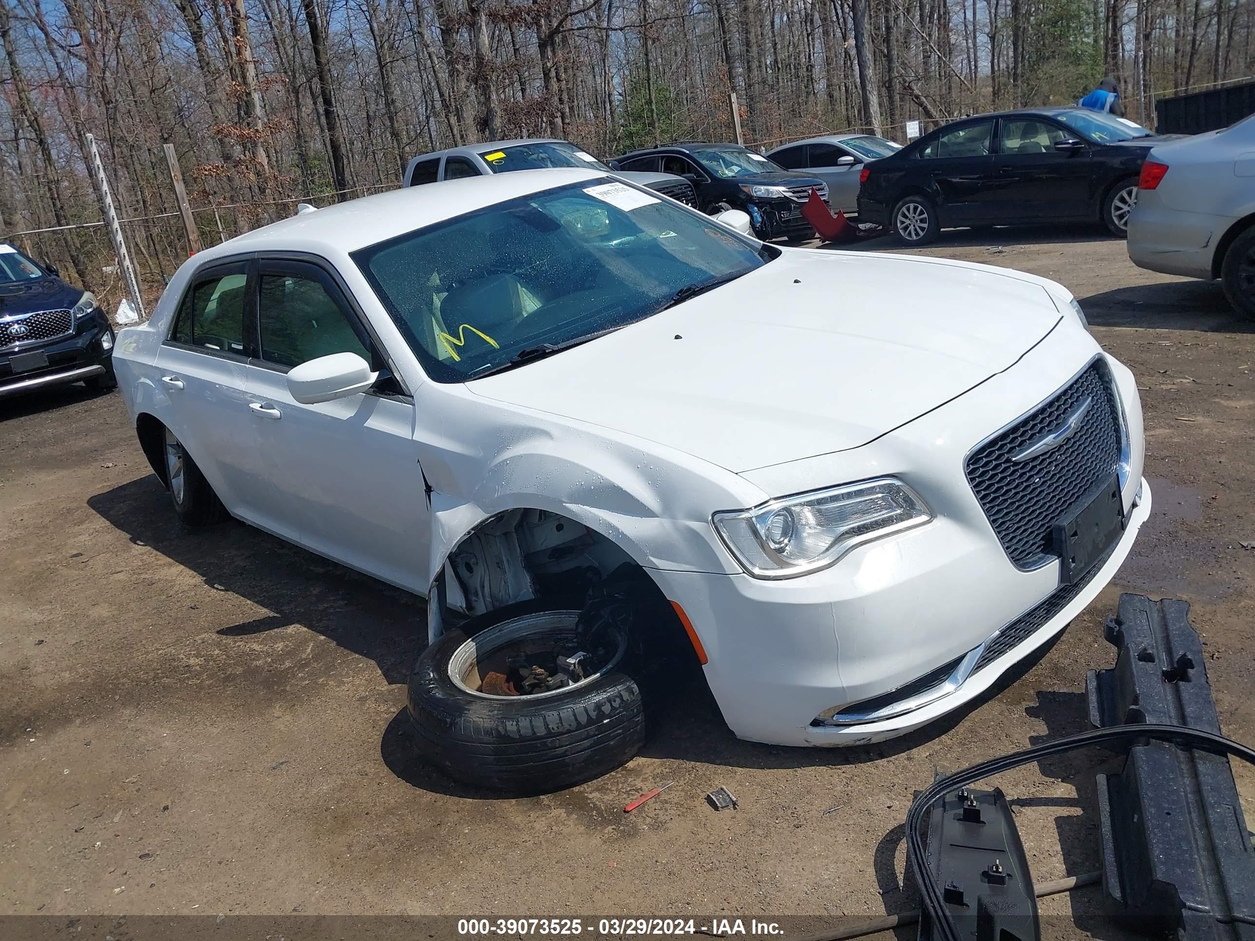 CHRYSLER 300 2015 2c3ccaag5fh802090