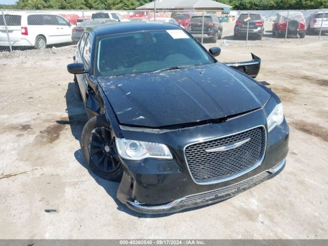 CHRYSLER 300 2018 2c3ccaag8jh320237