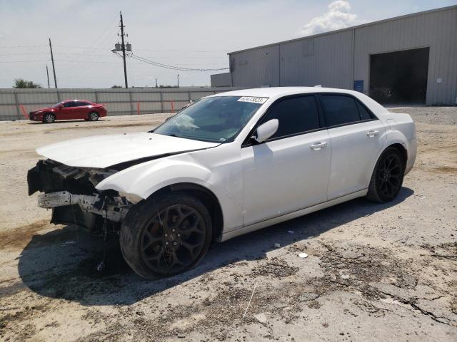 CHRYSLER 300 2018 2c3ccabg1jh222522