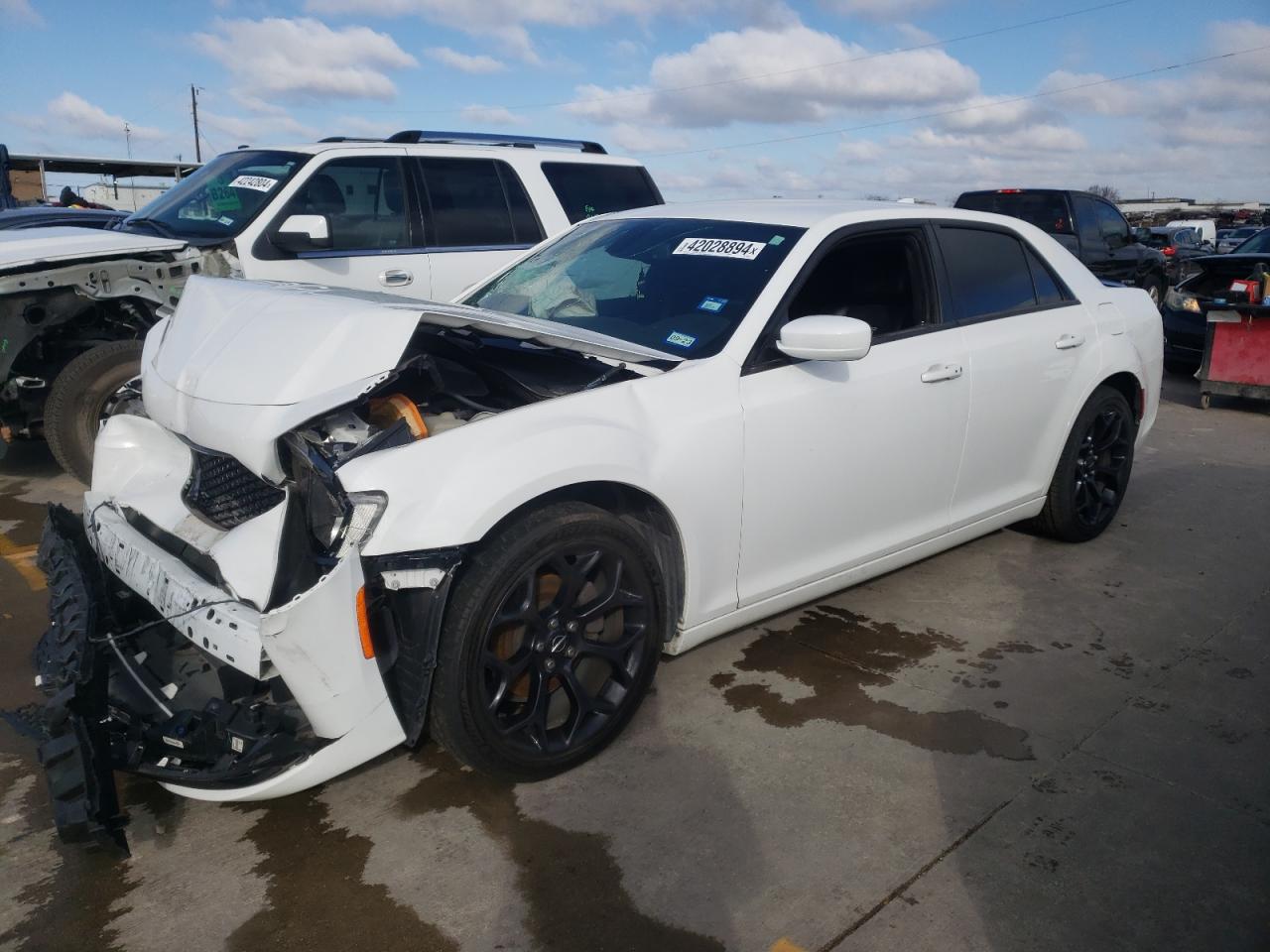 CHRYSLER 300 2019 2c3ccabg1kh682801