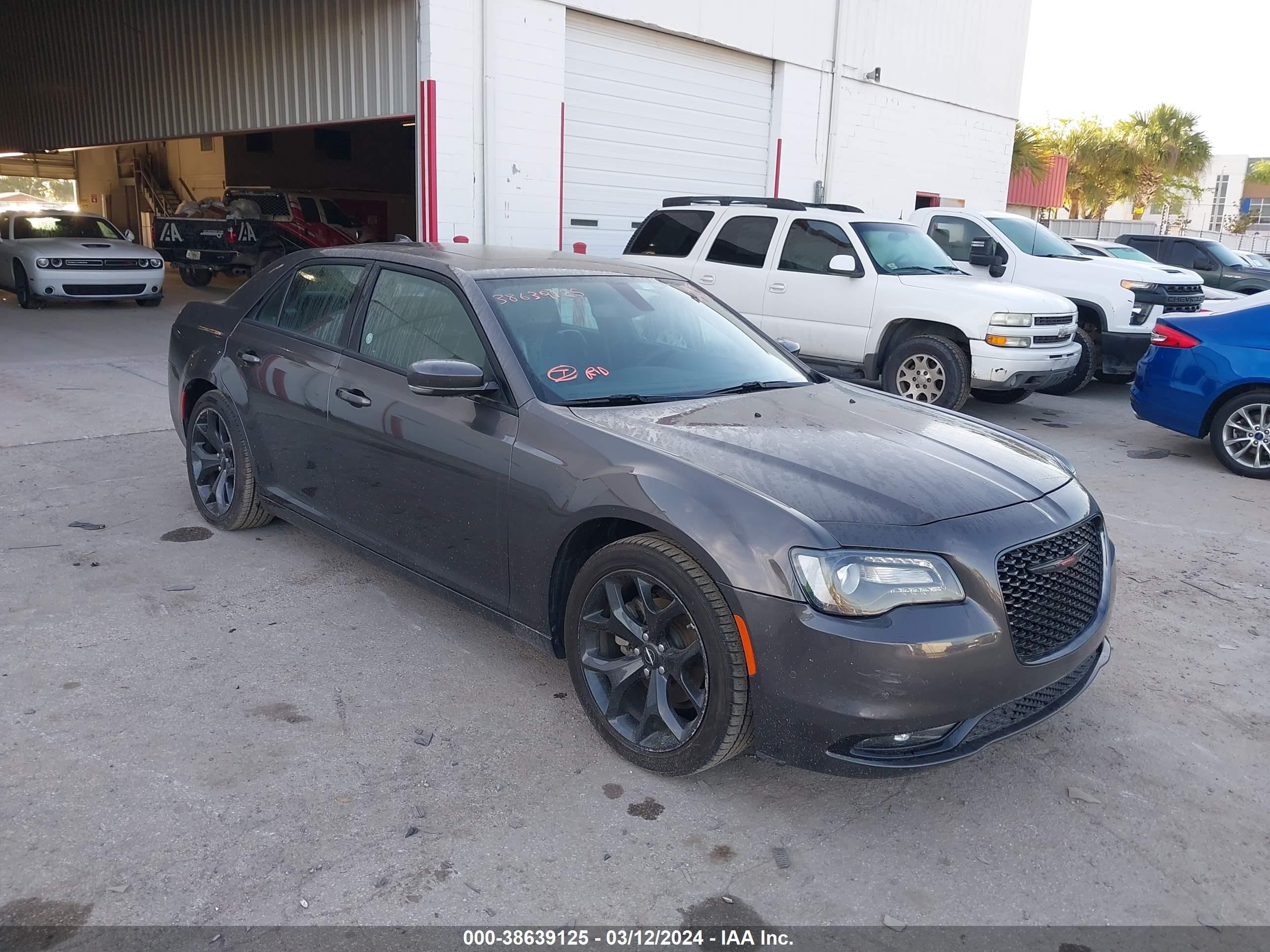 CHRYSLER 300 2023 2c3ccabg5ph561051