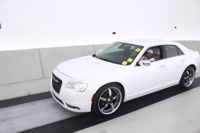 CHRYSLER 300 2018 2c3ccaegxjh136654