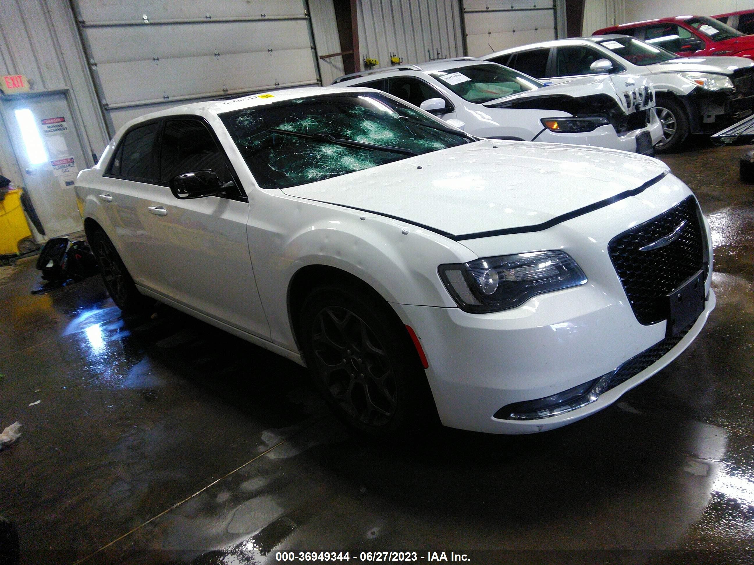 CHRYSLER 300 2015 2c3ccagg8fh927172