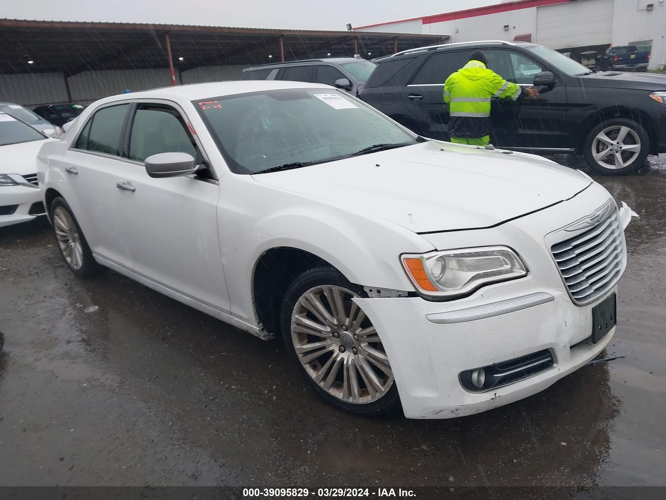 CHRYSLER 300C 2013 2c3ccapg7d8602204