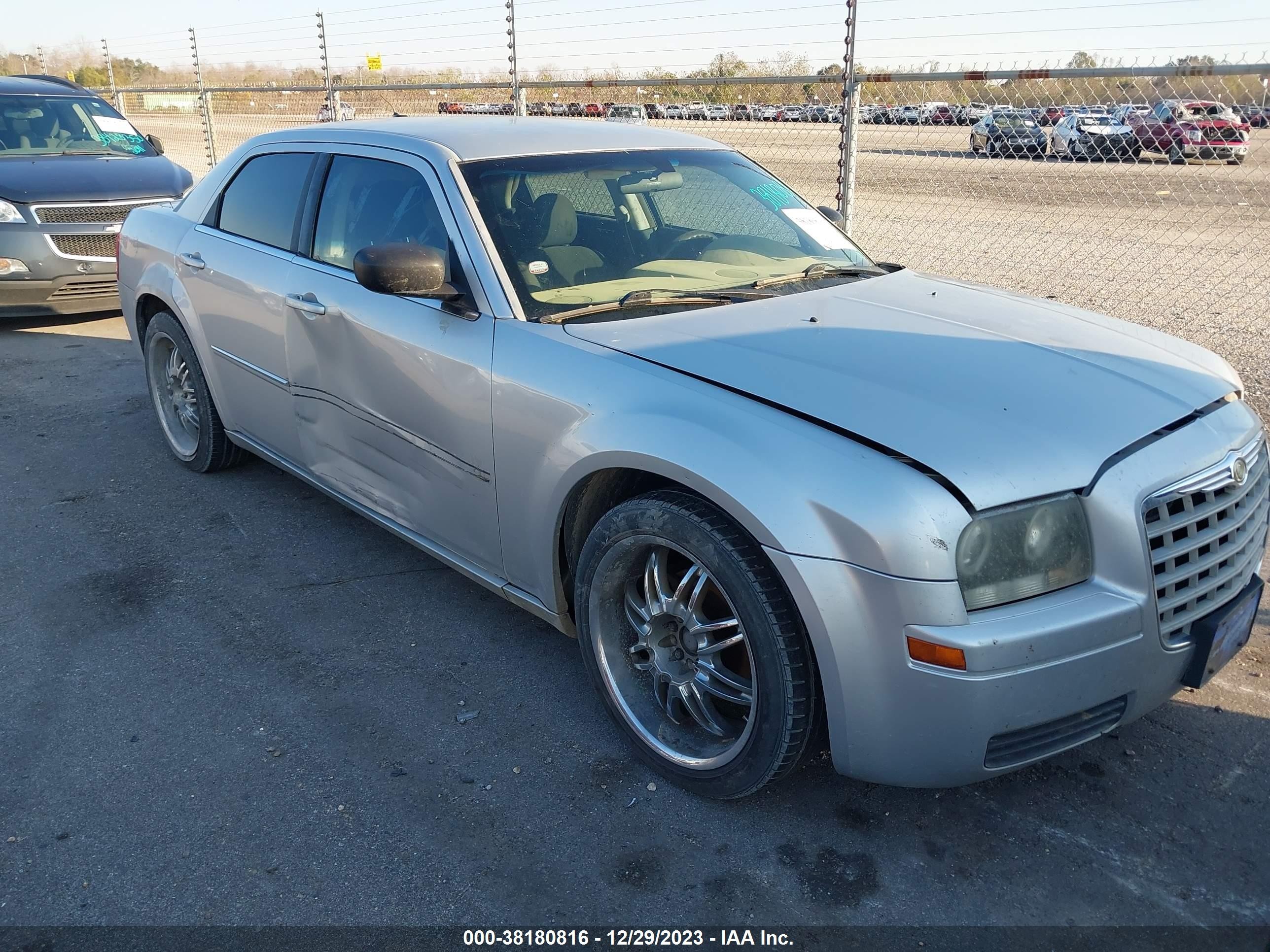 CHRYSLER 300 2008 2c3ka43r68h127029