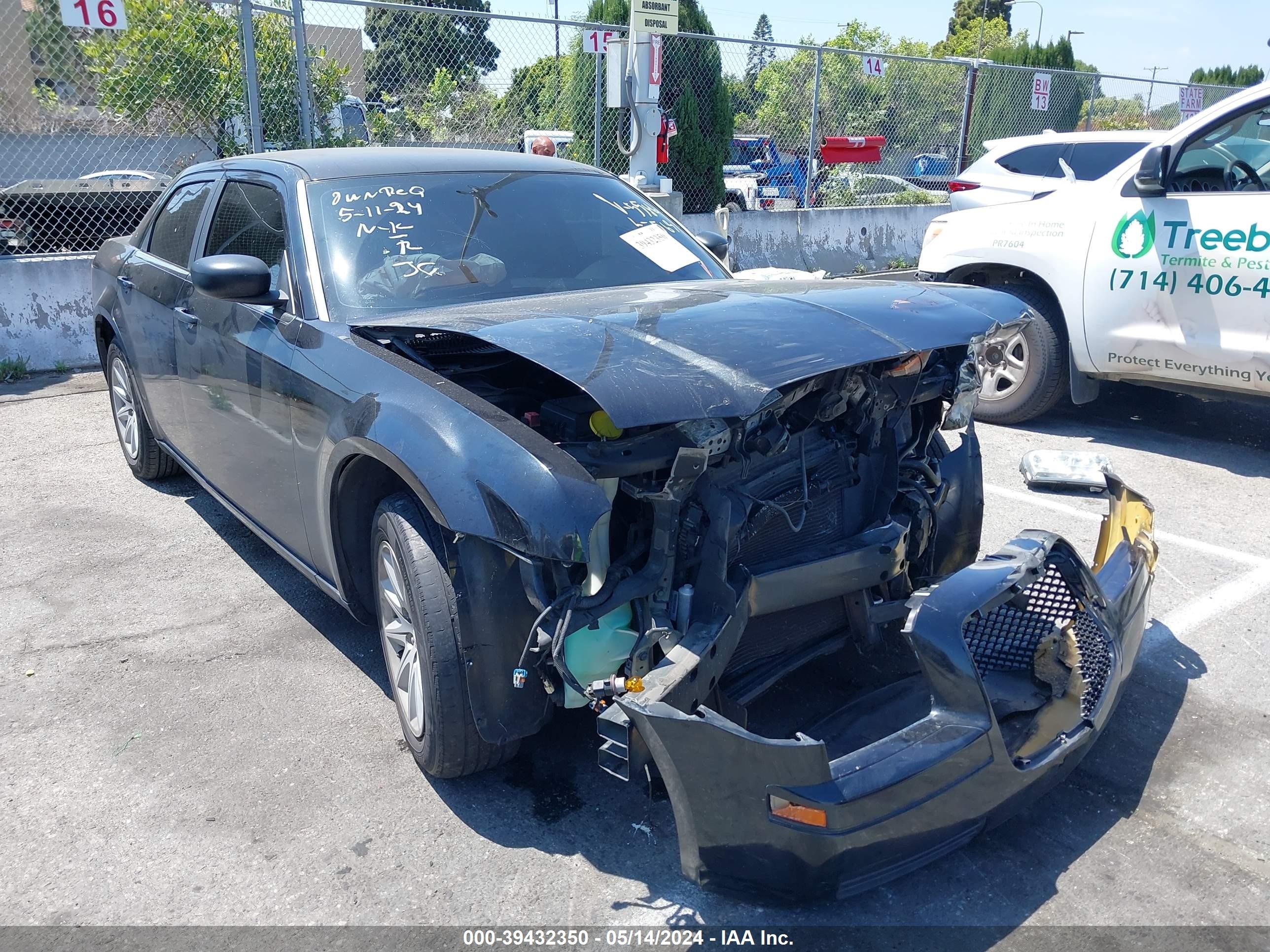 CHRYSLER 300 2008 2c3ka43r88h165586