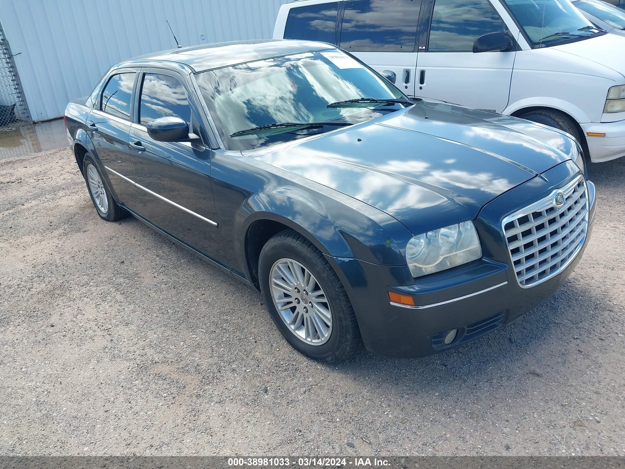 CHRYSLER 300 2008 2c3ka53g08h273530