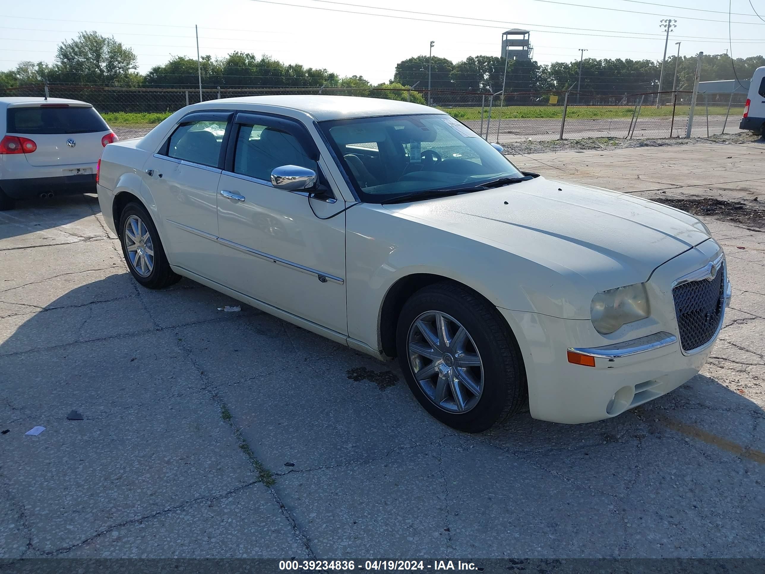 CHRYSLER 300C 2009 2c3ka63t89h600471